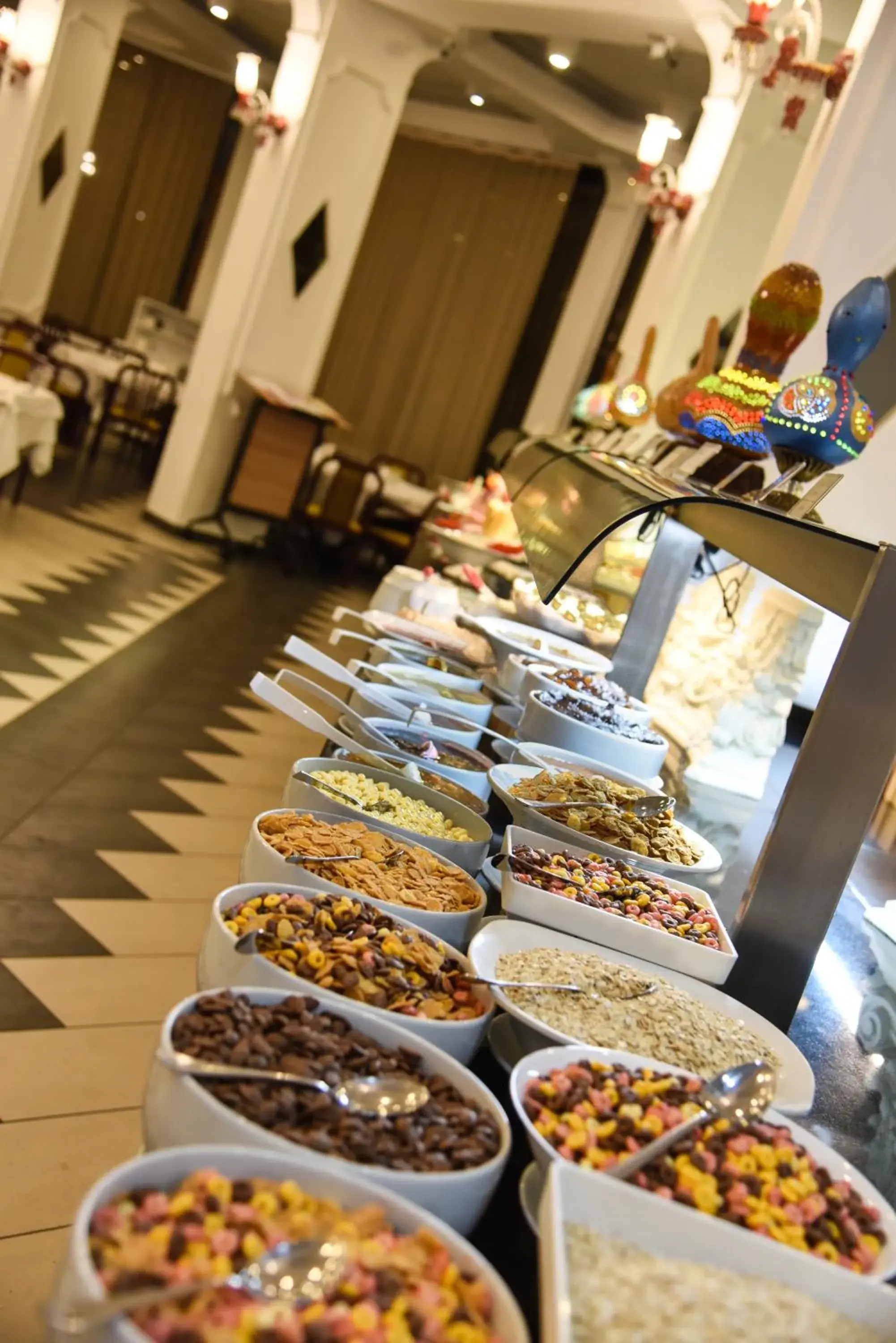 Food and drinks in SIGNATURE GARDEN AVANOS Hotel & SPA