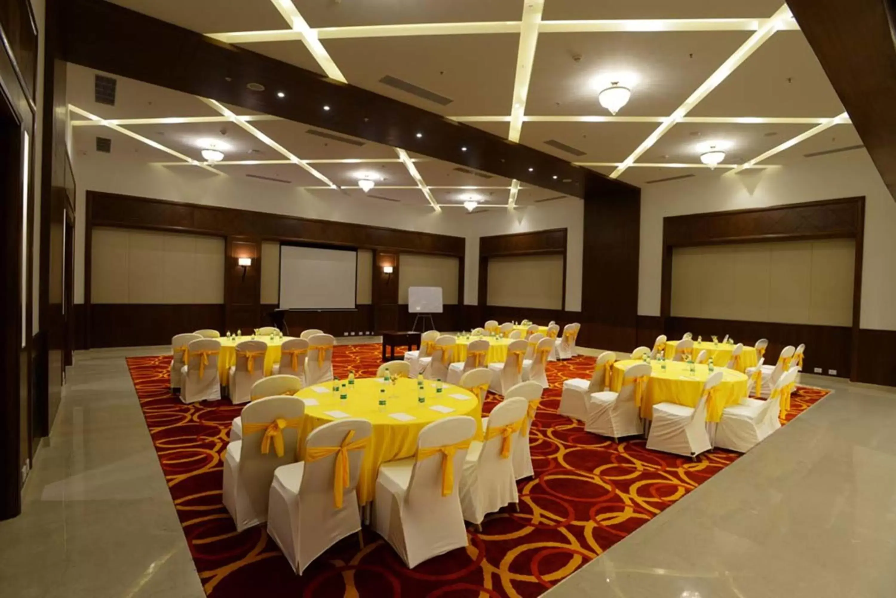 Banquet/Function facilities, Banquet Facilities in Lemon Tree Hotel Coimbatore