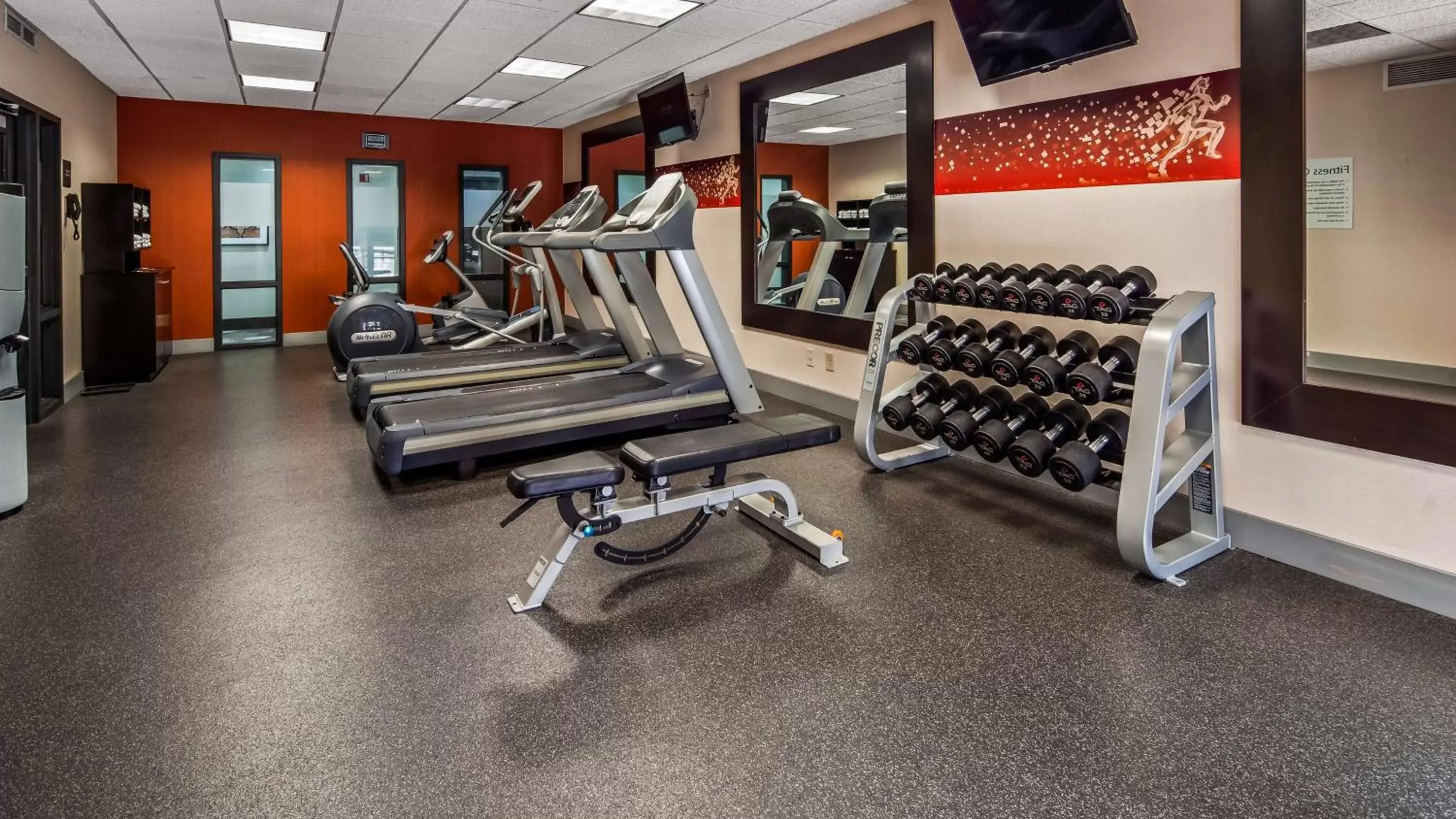 Photo of the whole room, Fitness Center/Facilities in Best Western Plus Wichita West Airport Inn