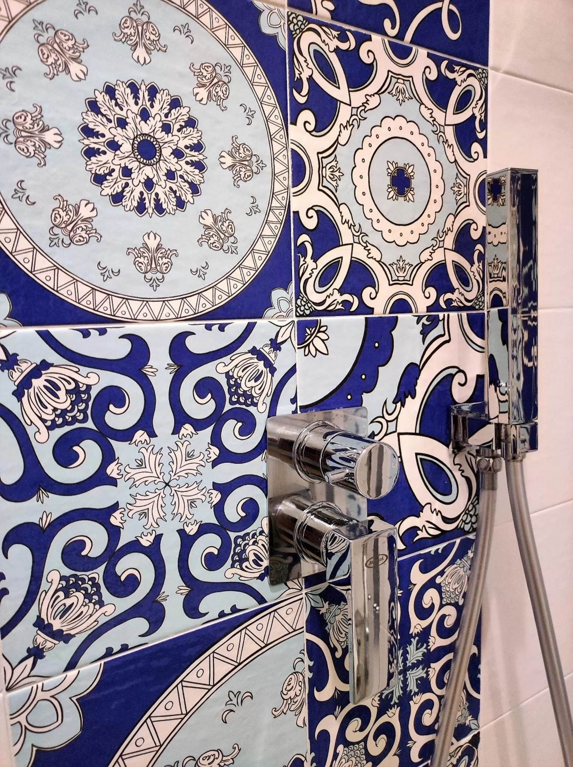 Bathroom in Kèramos Luxury Rooms