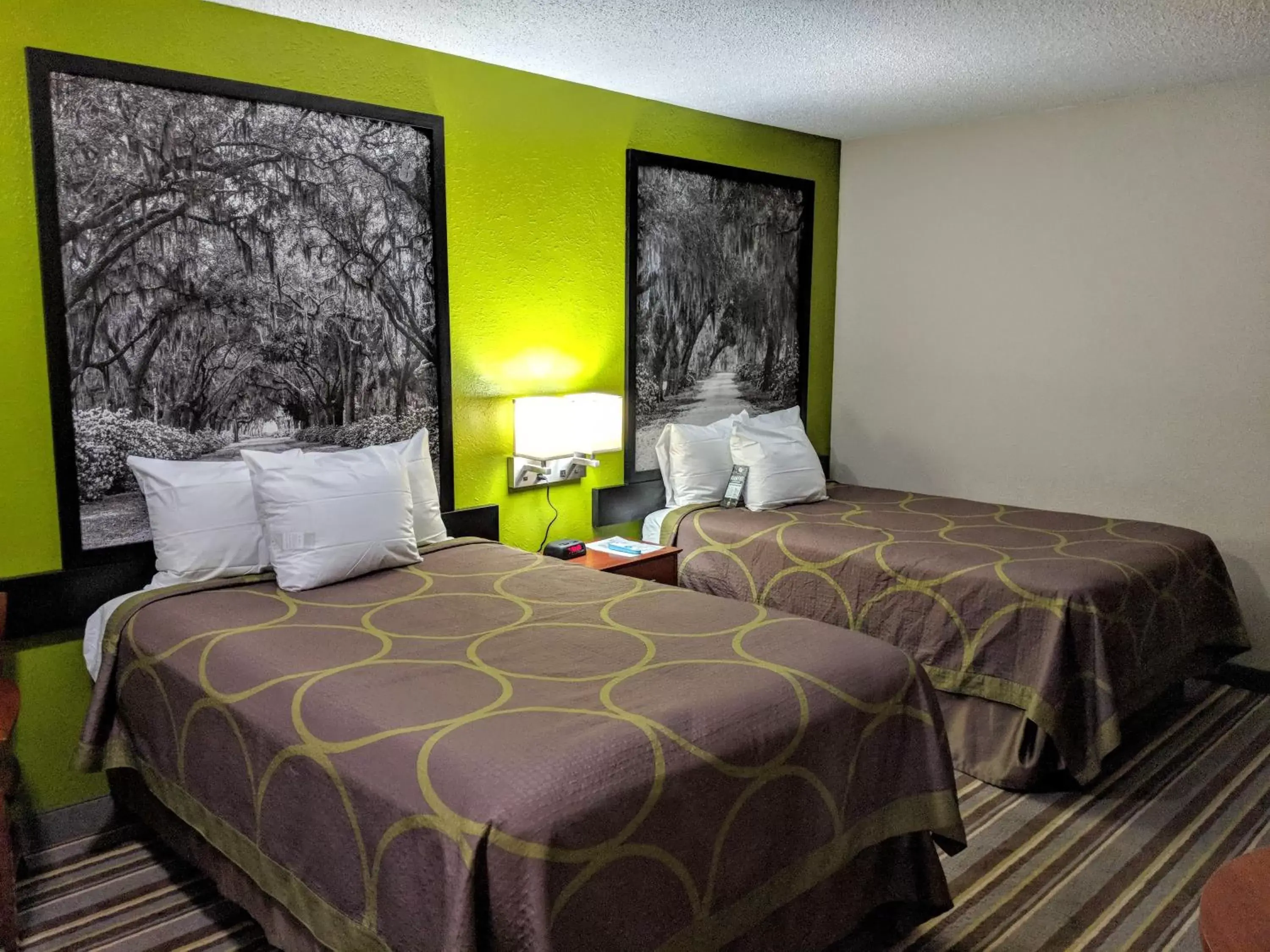 Bed in Super 8 by Wyndham Lake City
