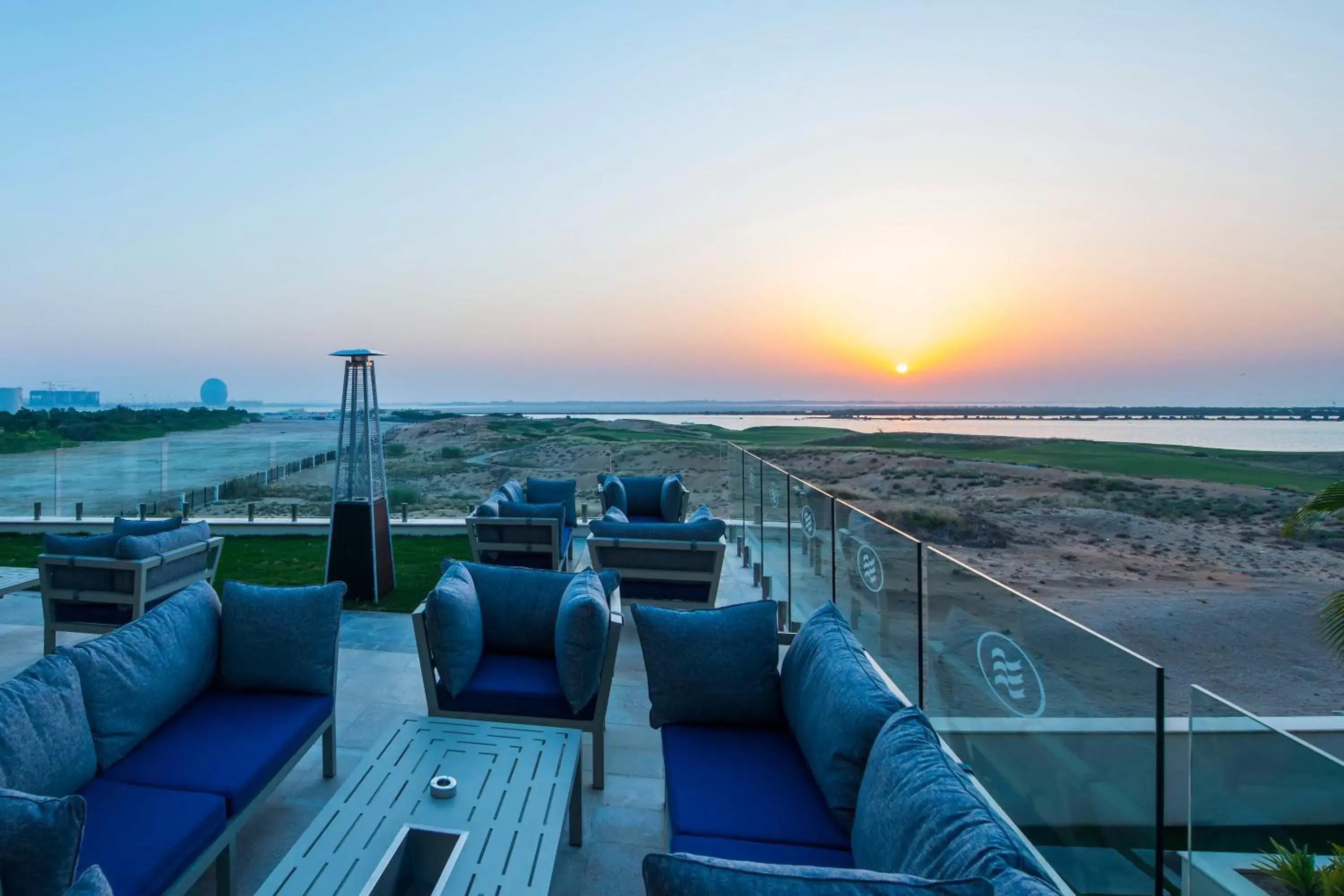 Restaurant/places to eat, Balcony/Terrace in Crowne Plaza Yas Island, an IHG Hotel