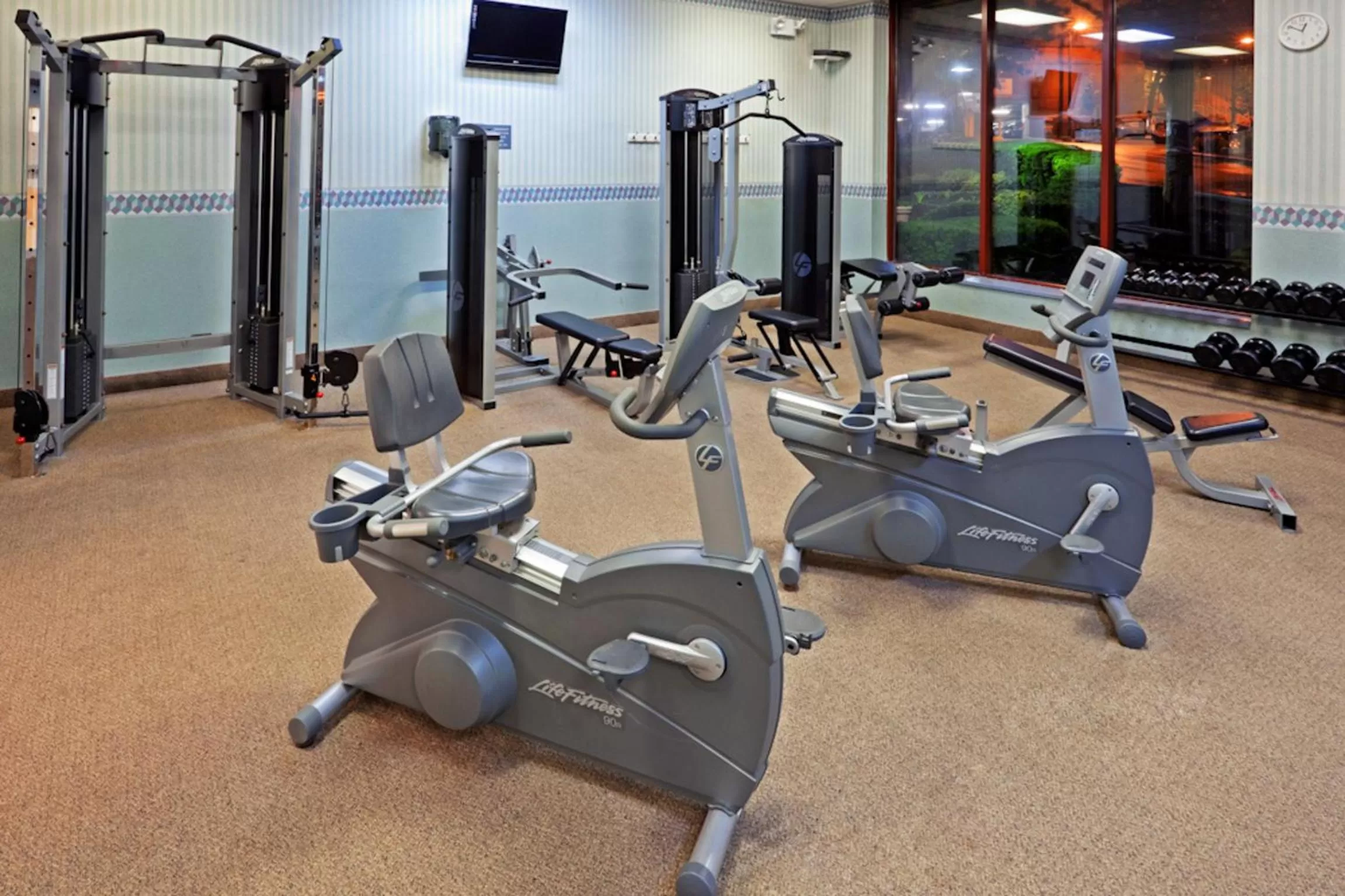 Fitness centre/facilities in DoubleTree by Hilton New York-LaGuardia