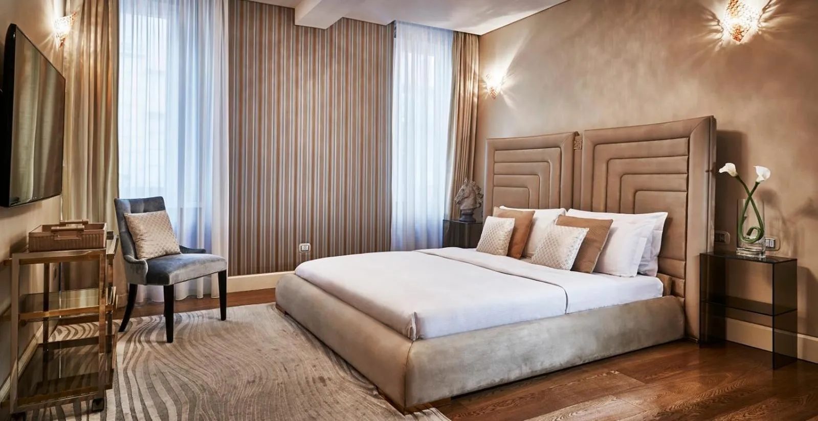 Bed in Spagna Royal Suite