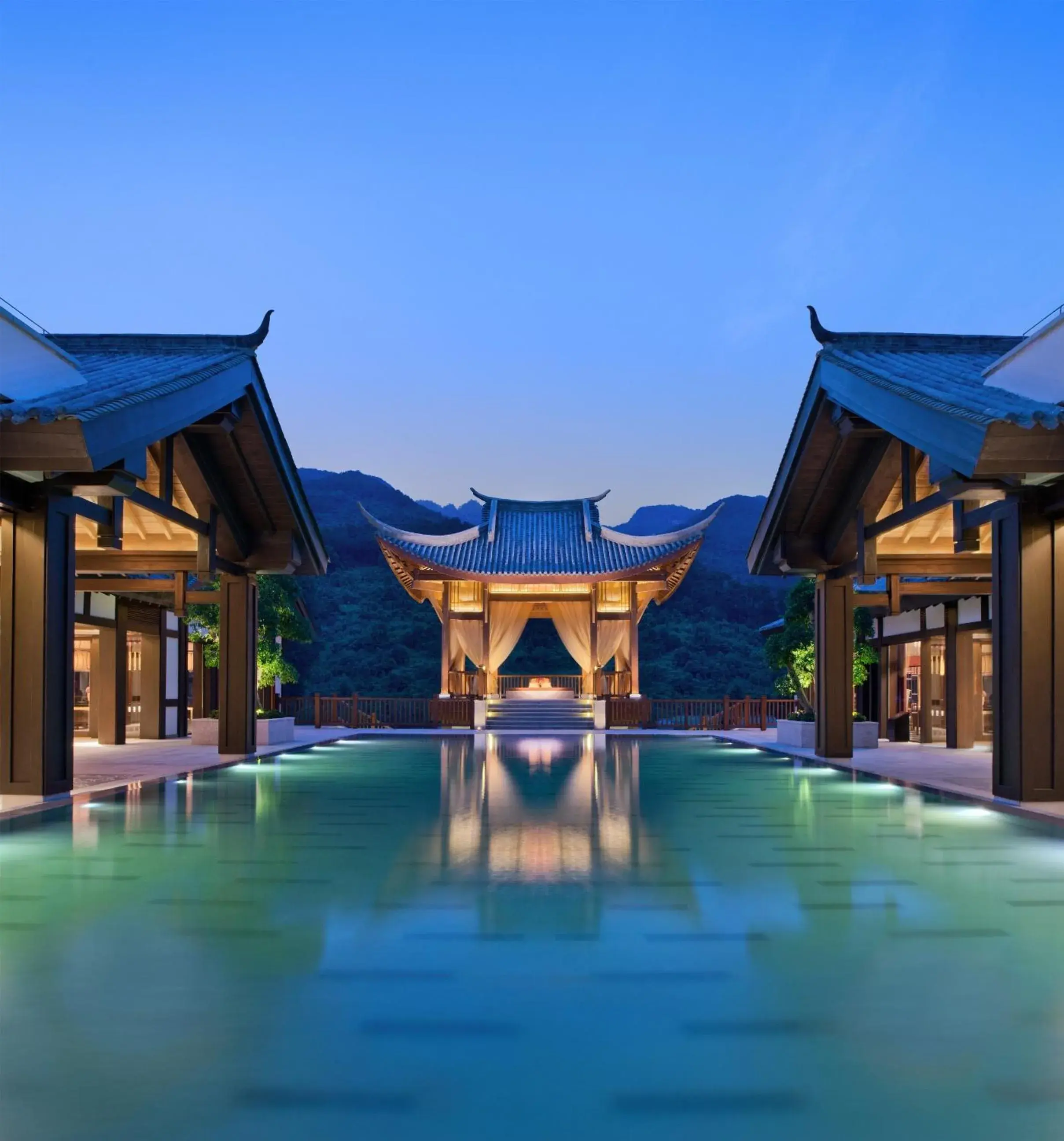 Property building, Swimming Pool in Banyan Tree Chongqing Beibei