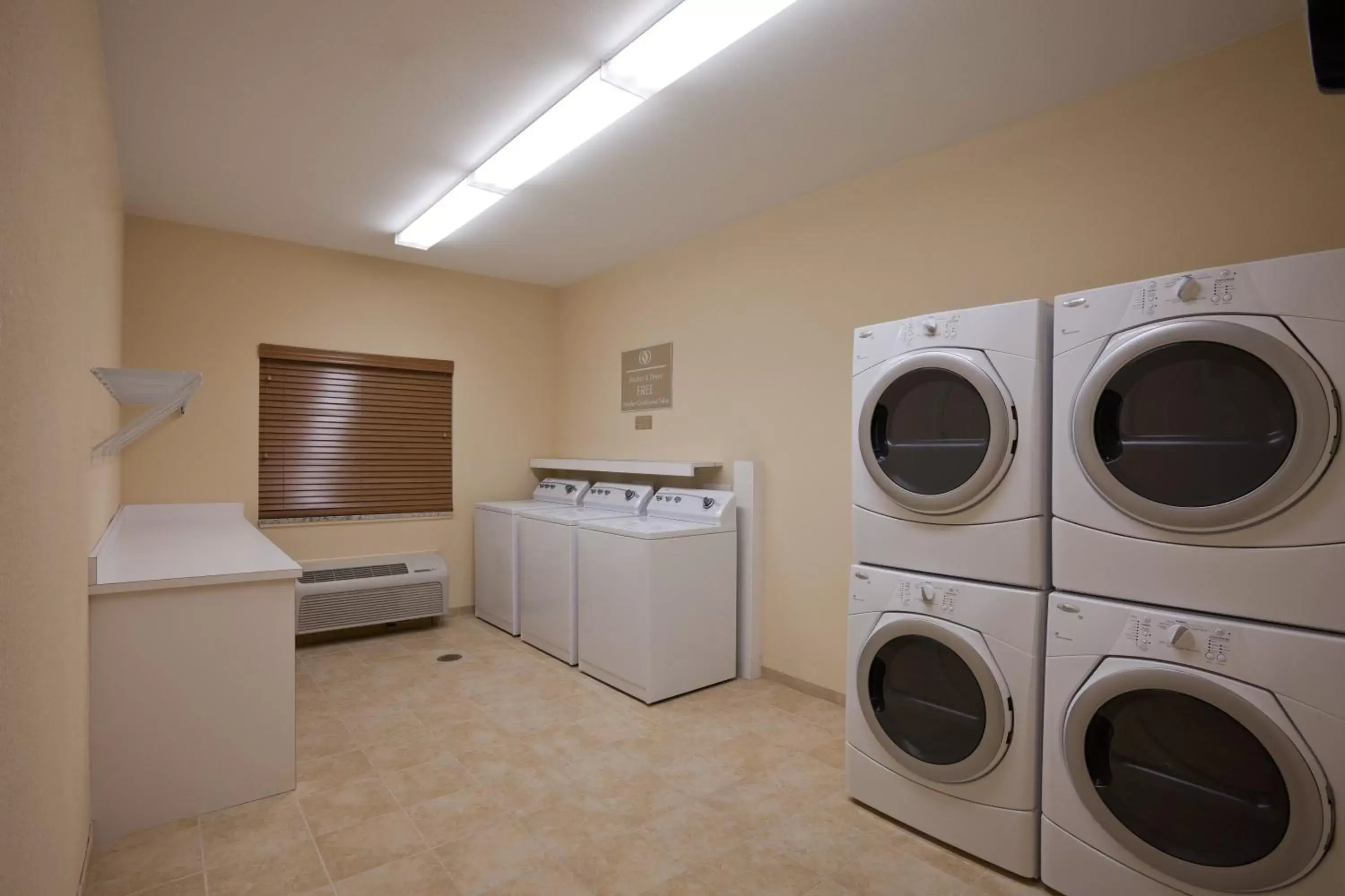 Other, Kitchen/Kitchenette in Candlewood Suites Enterprise, an IHG Hotel