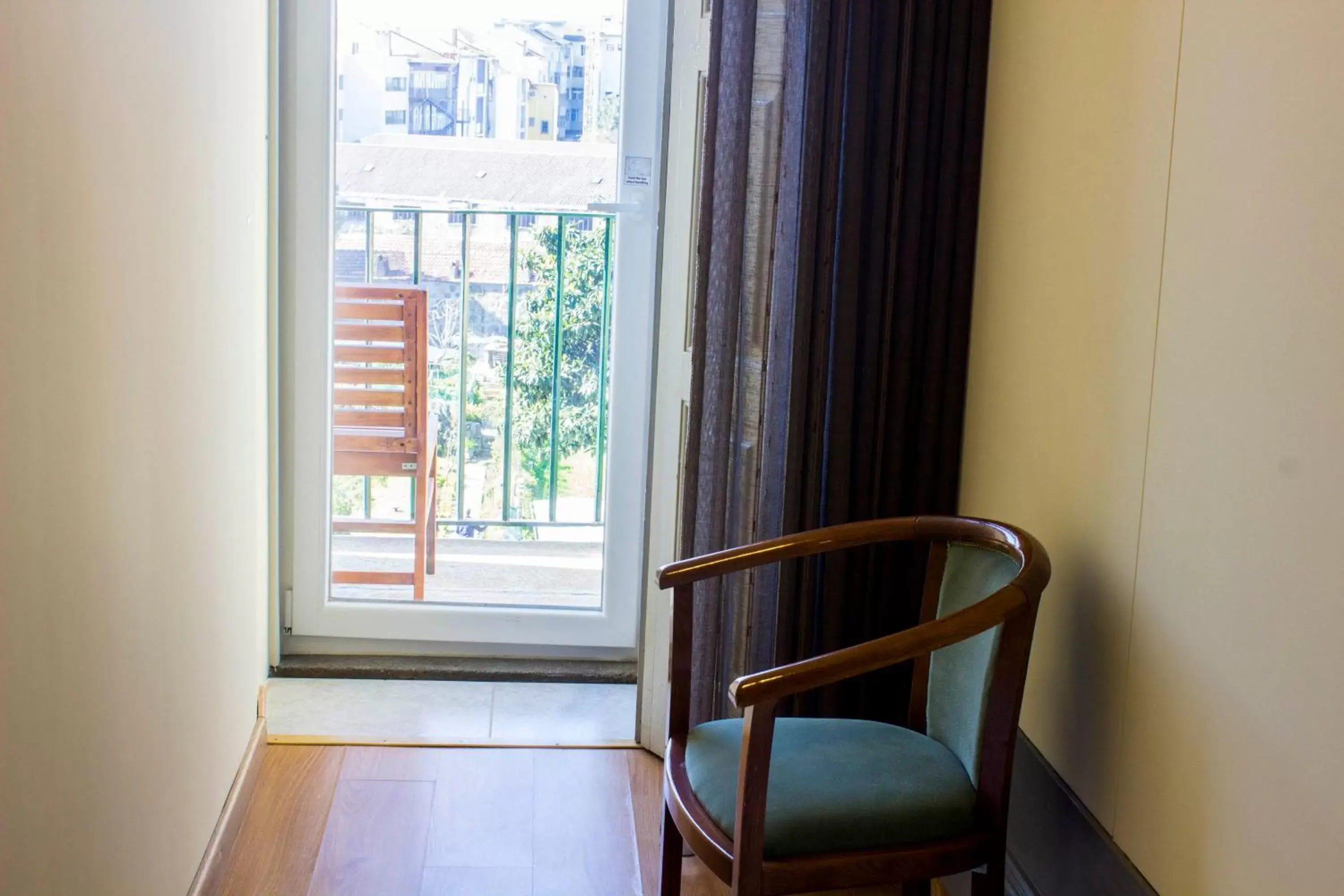 Balcony/Terrace, Seating Area in Hotel Estoril Porto