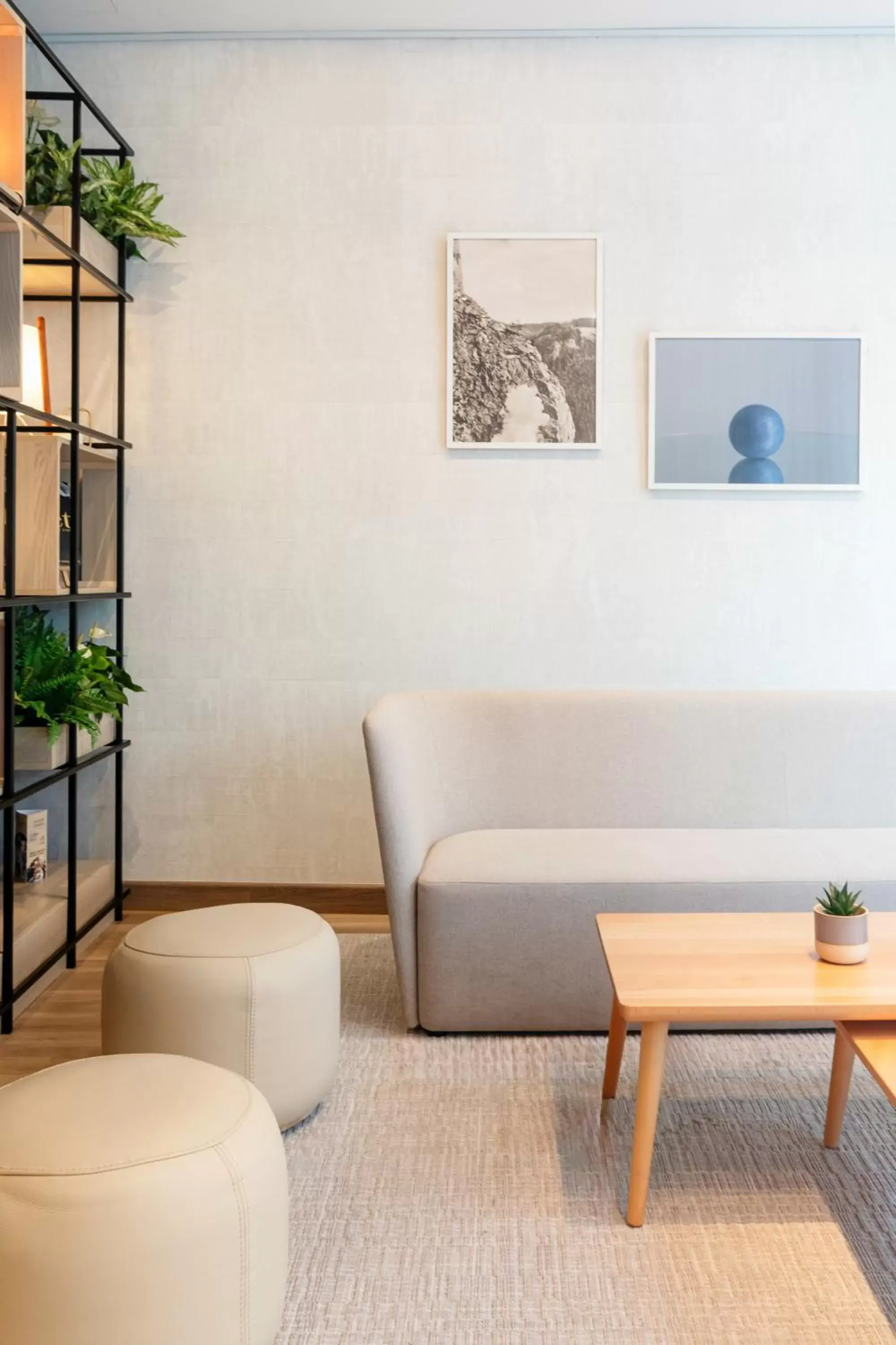 Lobby or reception, Seating Area in IntercityHotel Wien