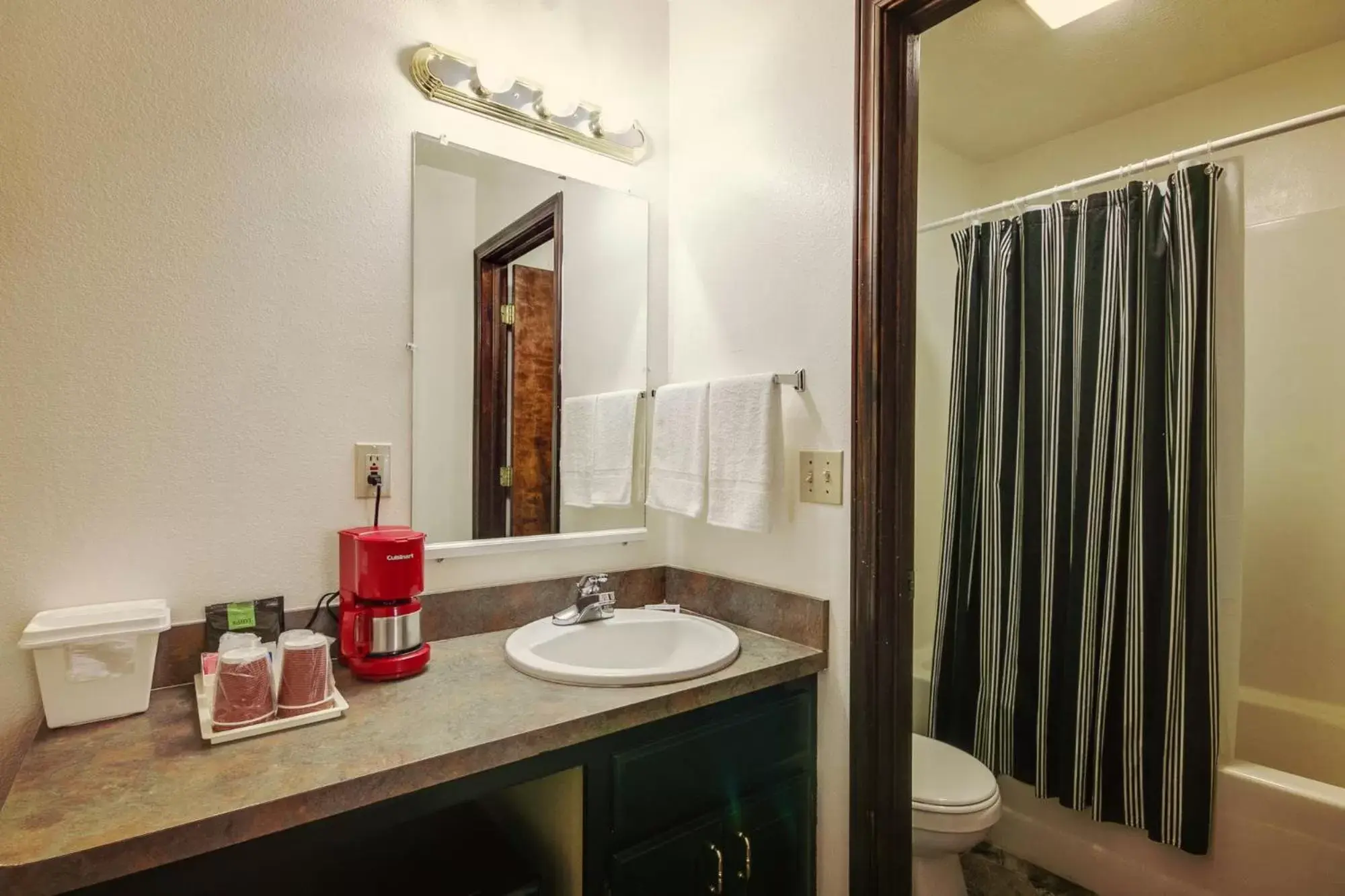 Double Room in Simmer Motel Double Room in Simmer Motel