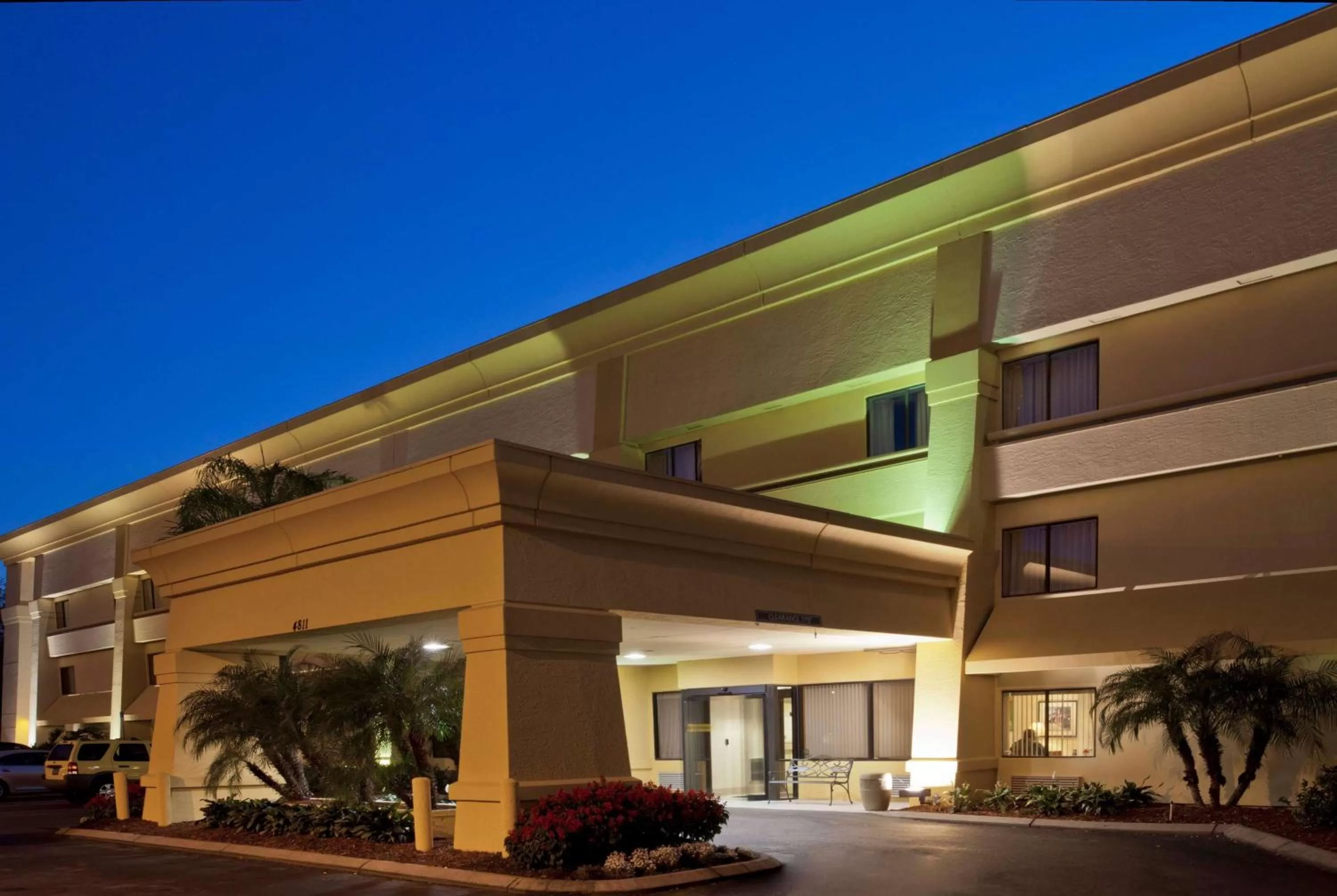 Property building in La Quinta by Wyndham Tampa Fairgrounds - Casino