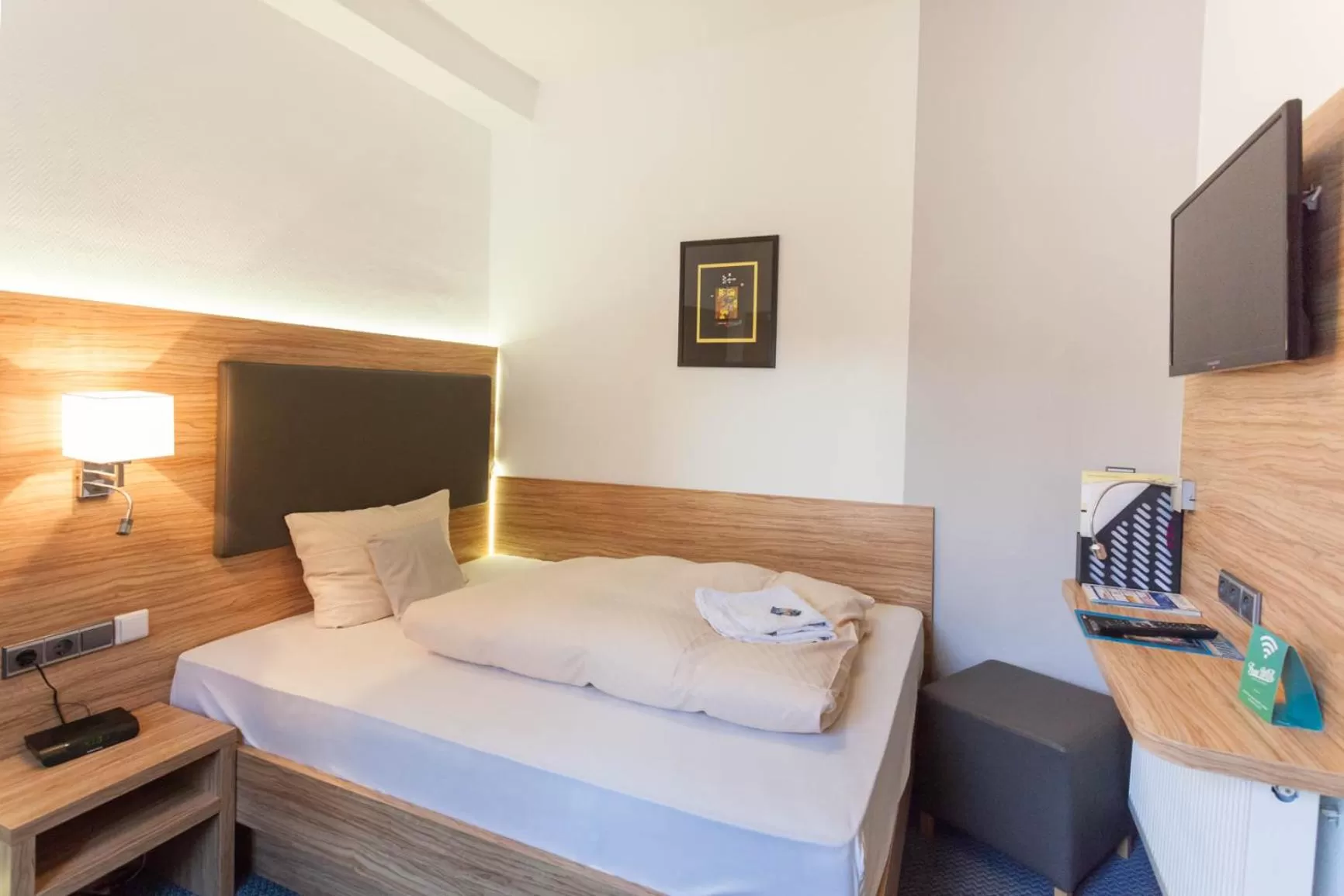 Bed in Hotel Garni "Zur Alten Post"