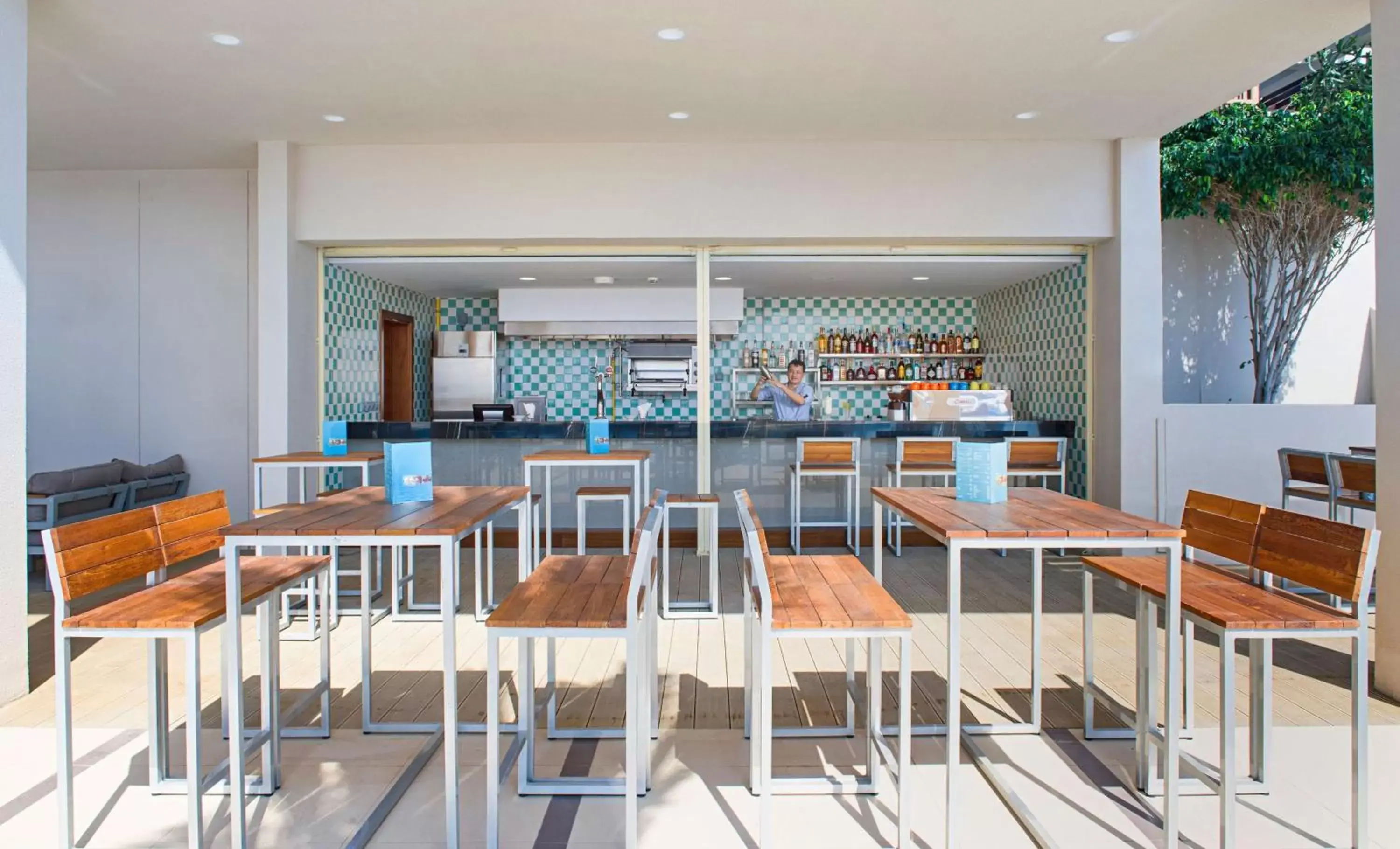 Lounge or bar in Hilton Garden Inn Ras Al Khaimah Lounge or bar in Hilton Garden Inn Ras Al Khaimah