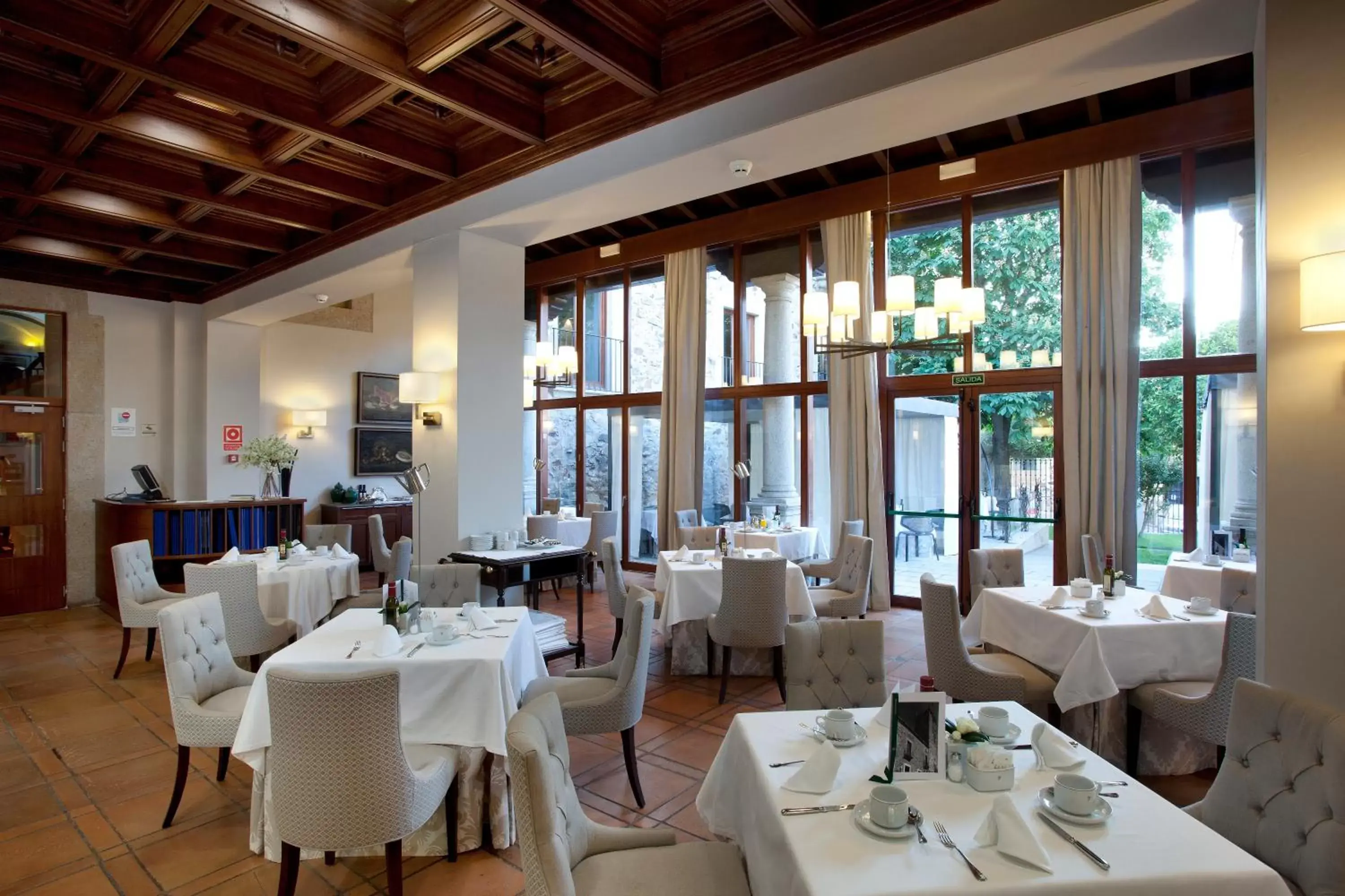 Restaurant/Places to Eat in Parador de Caceres