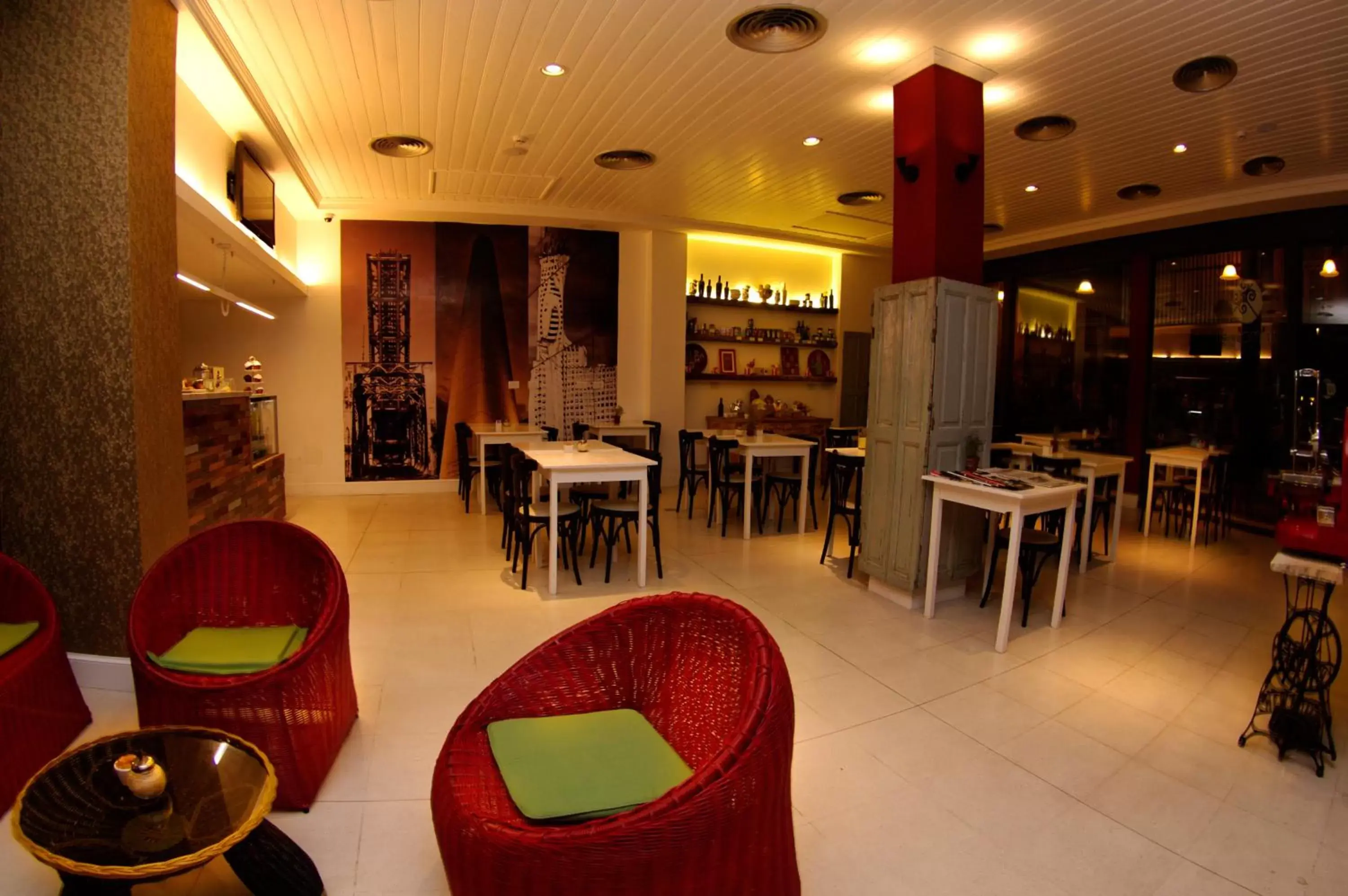 Lounge or bar, Restaurant/Places to Eat in Patios de San Telmo