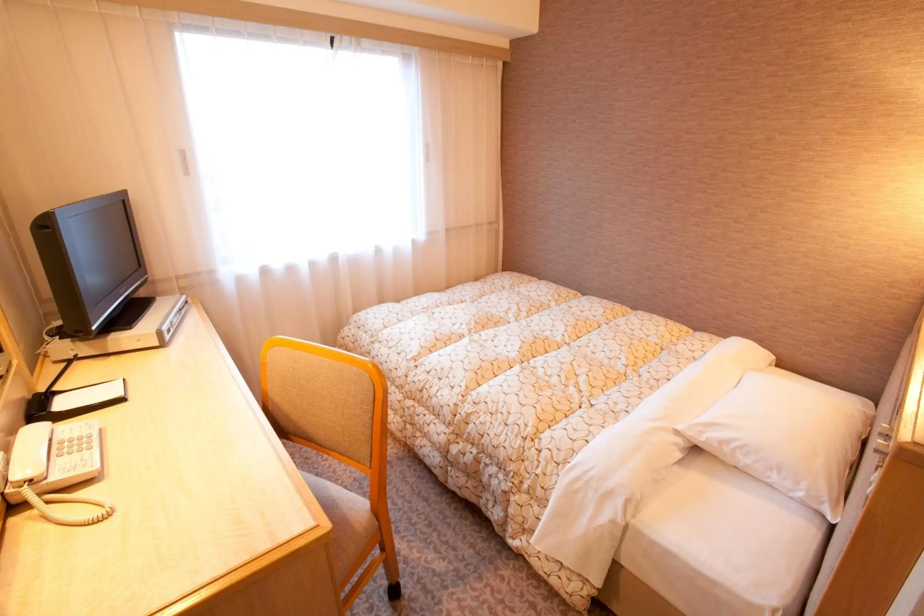 Day, Bed in Toyama Manten Hotel