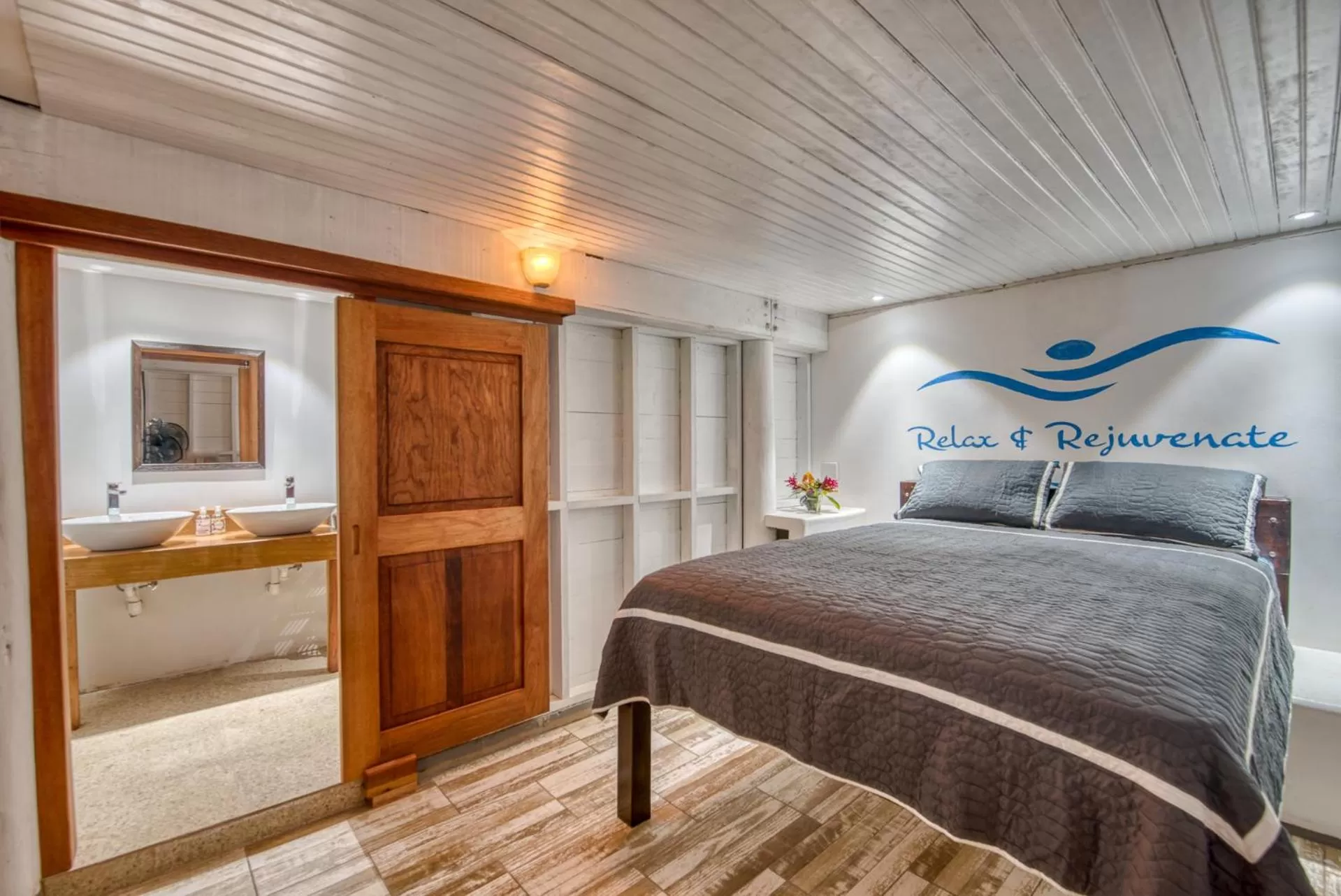 Bedroom, Bed in Oasis Bluff Beach