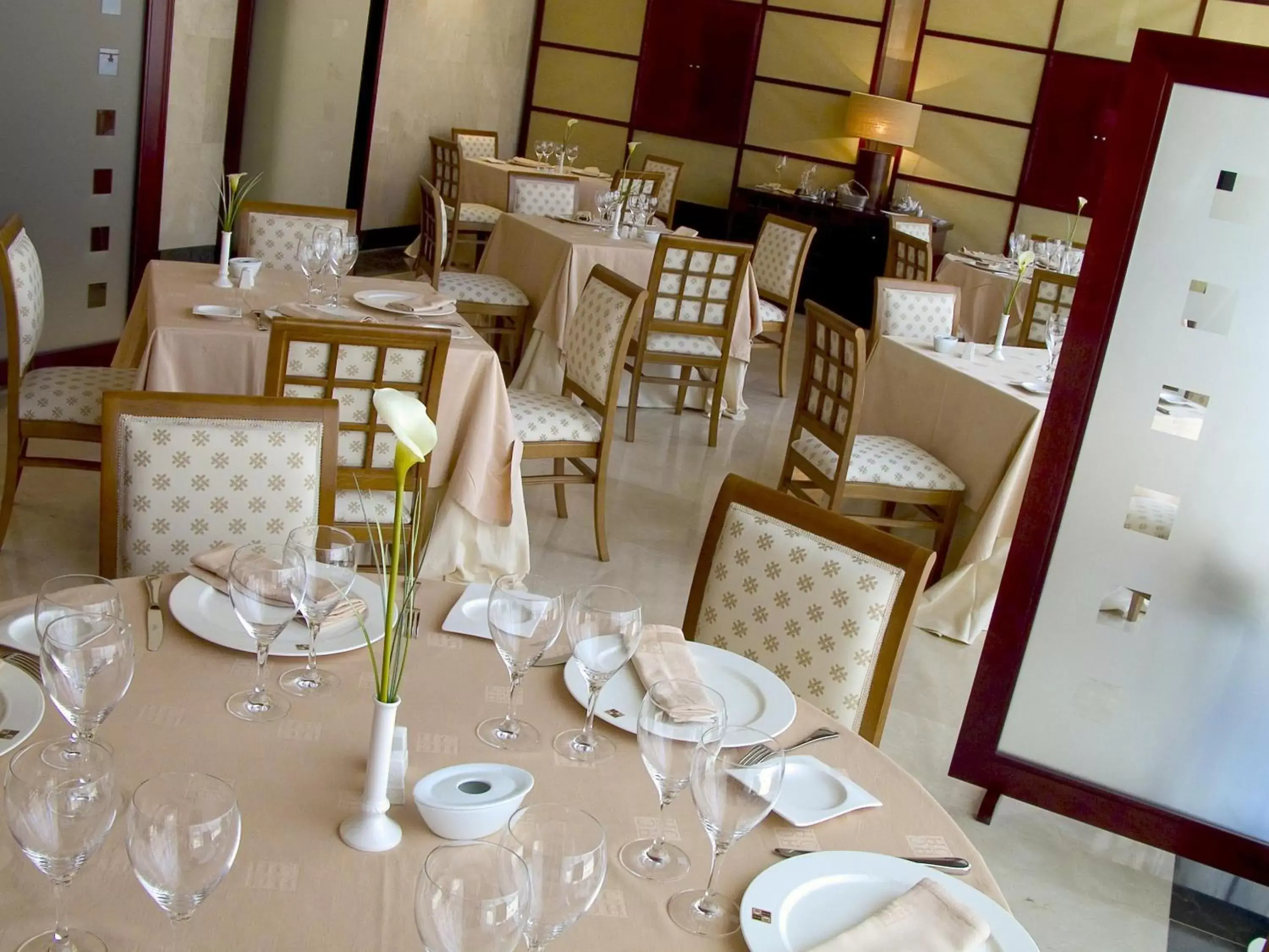 Restaurant/Places to Eat in Hotel Badajoz Center