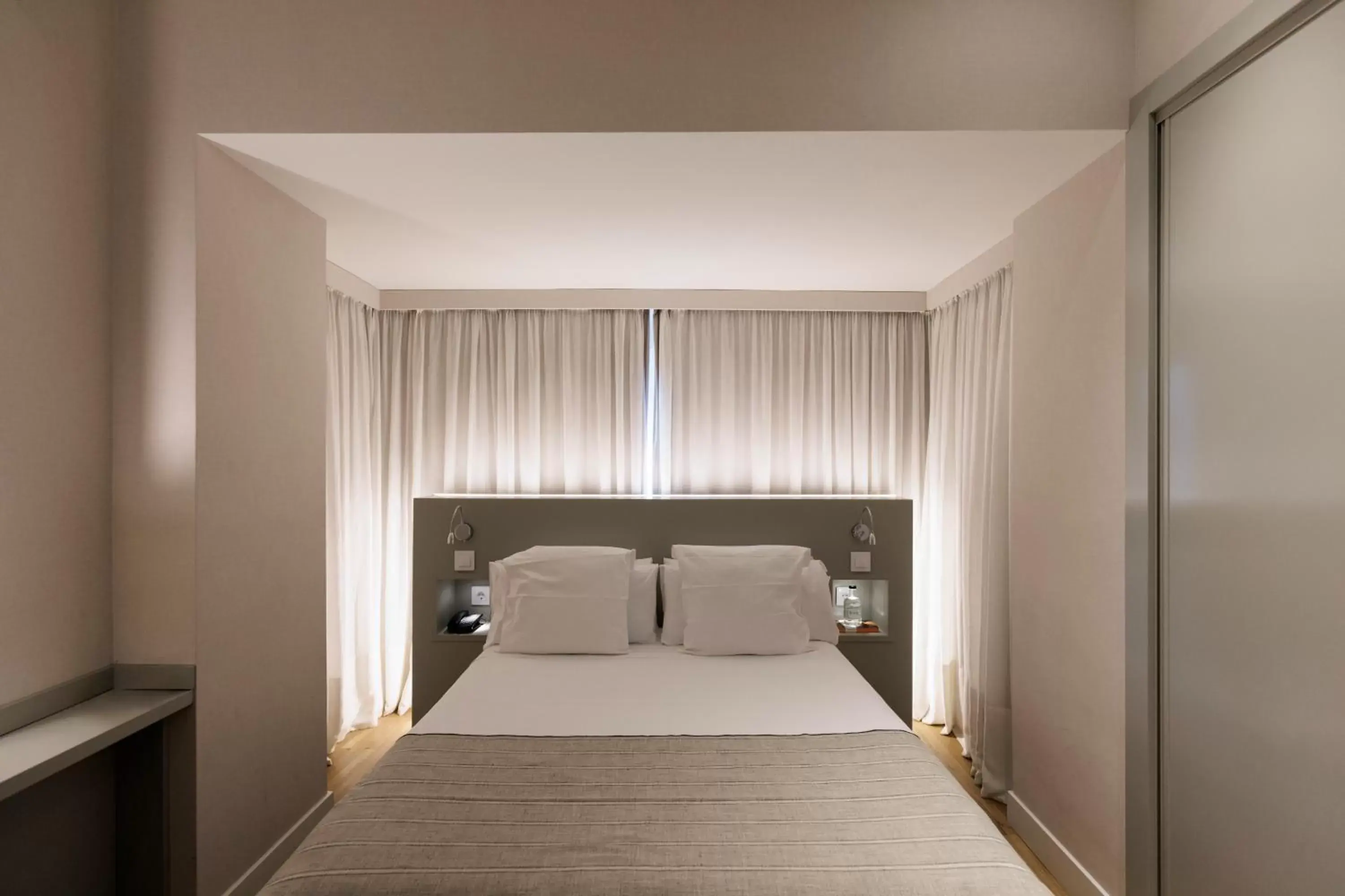 Bedroom, Bed in Hotel PAX Torrelodones