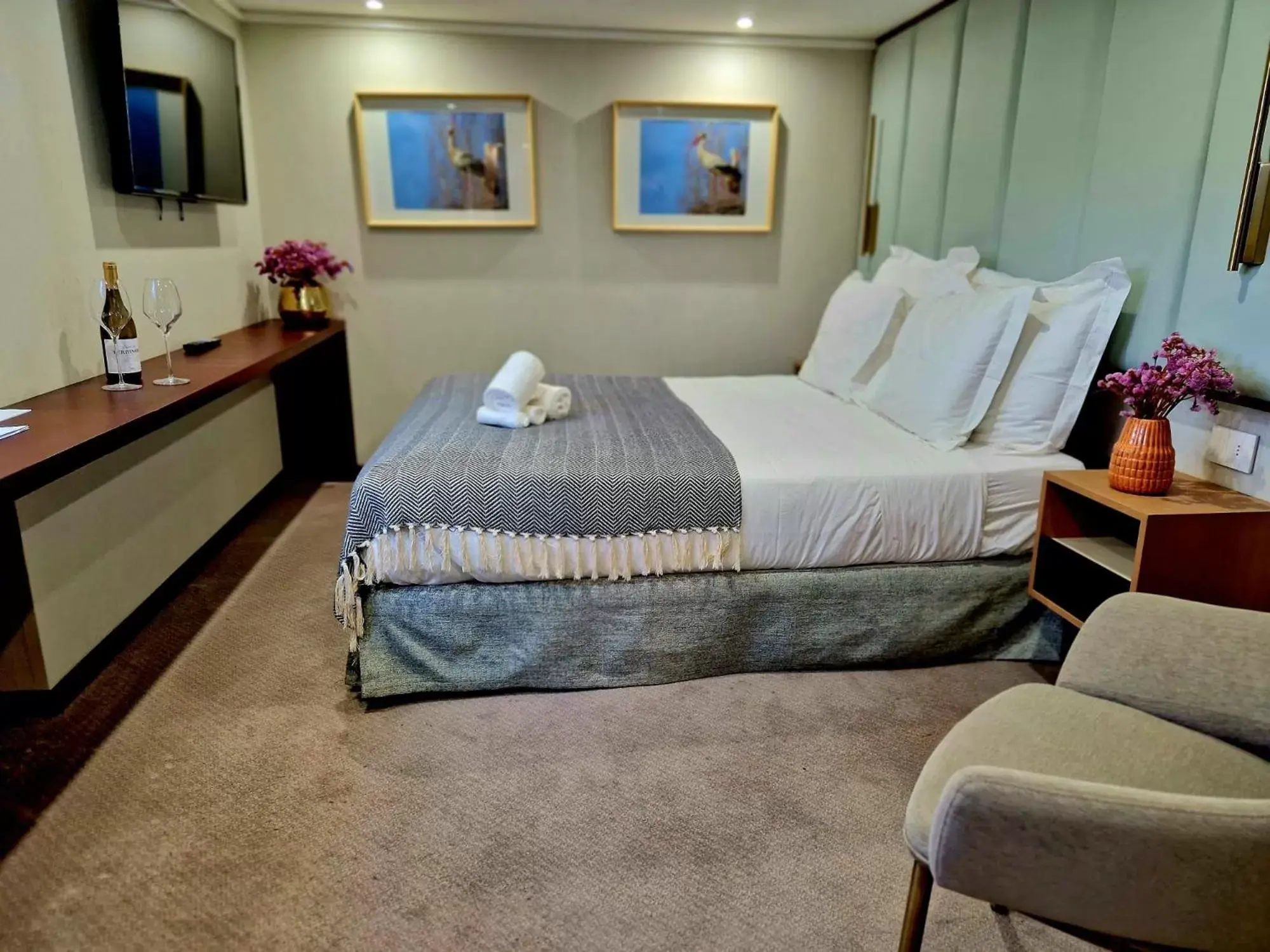 Bedroom, Bed in Costa do Sal Hotel Boat Lounge