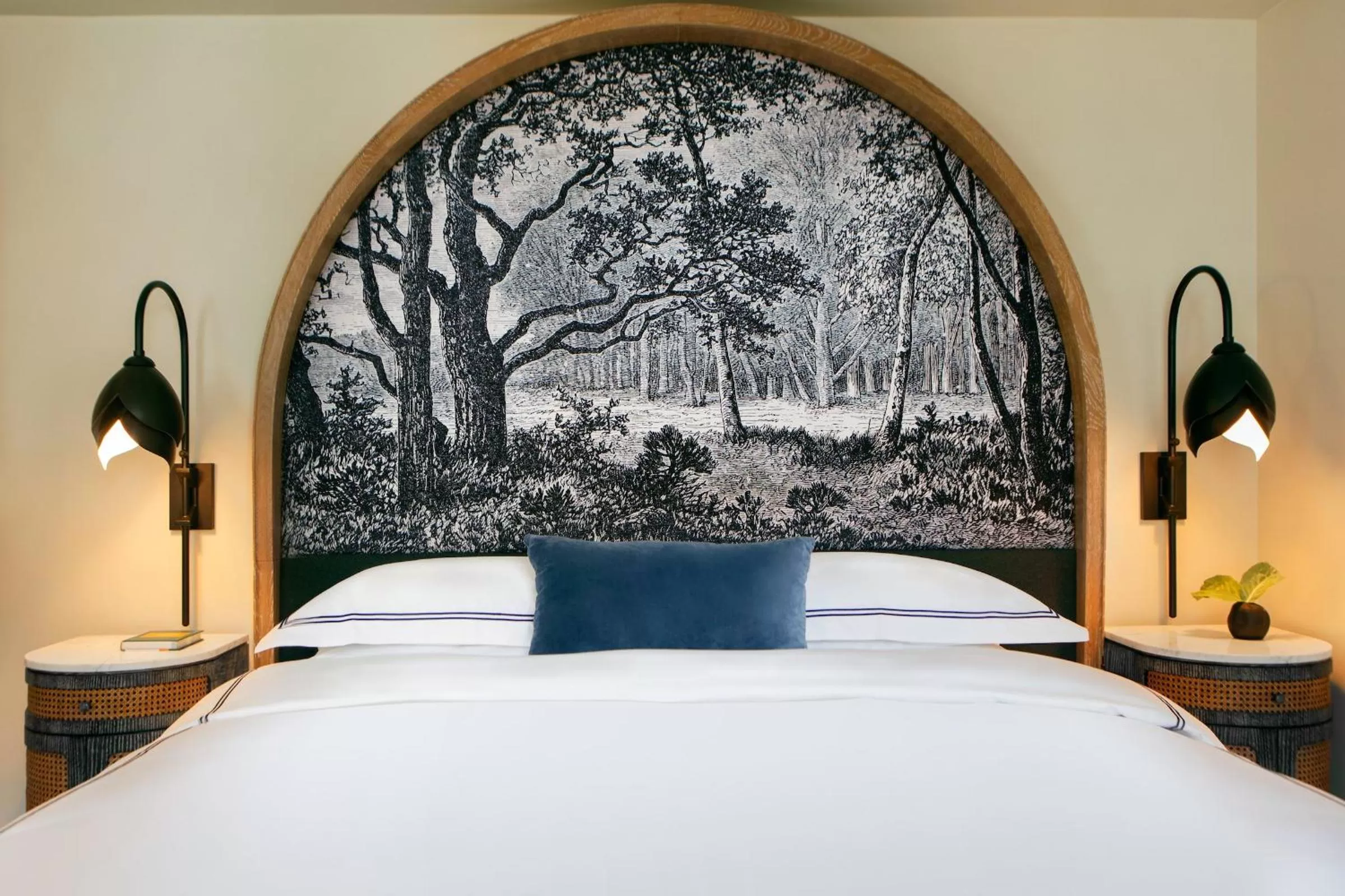 Photo of the whole room, Bed in Kimpton Cottonwood Hotel by IHG