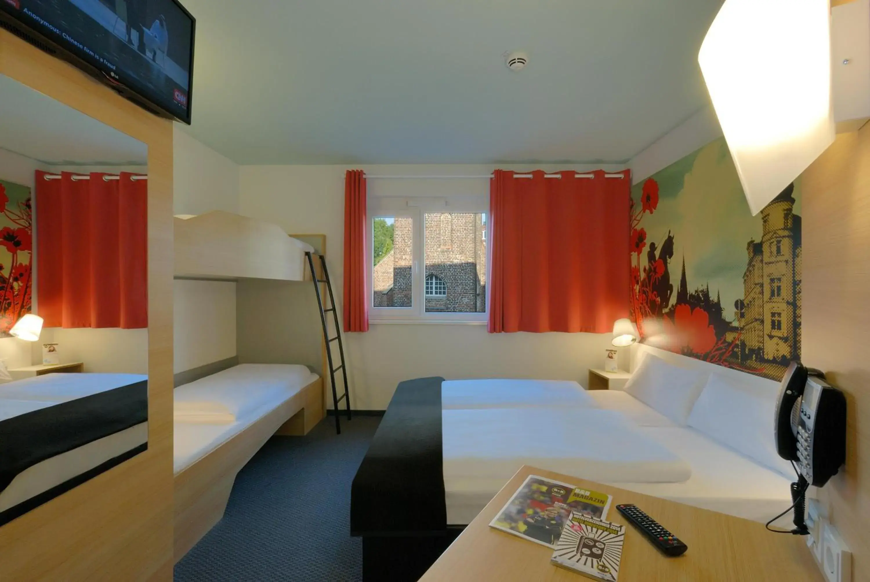 Photo of the whole room in B&B Hotel Oldenburg