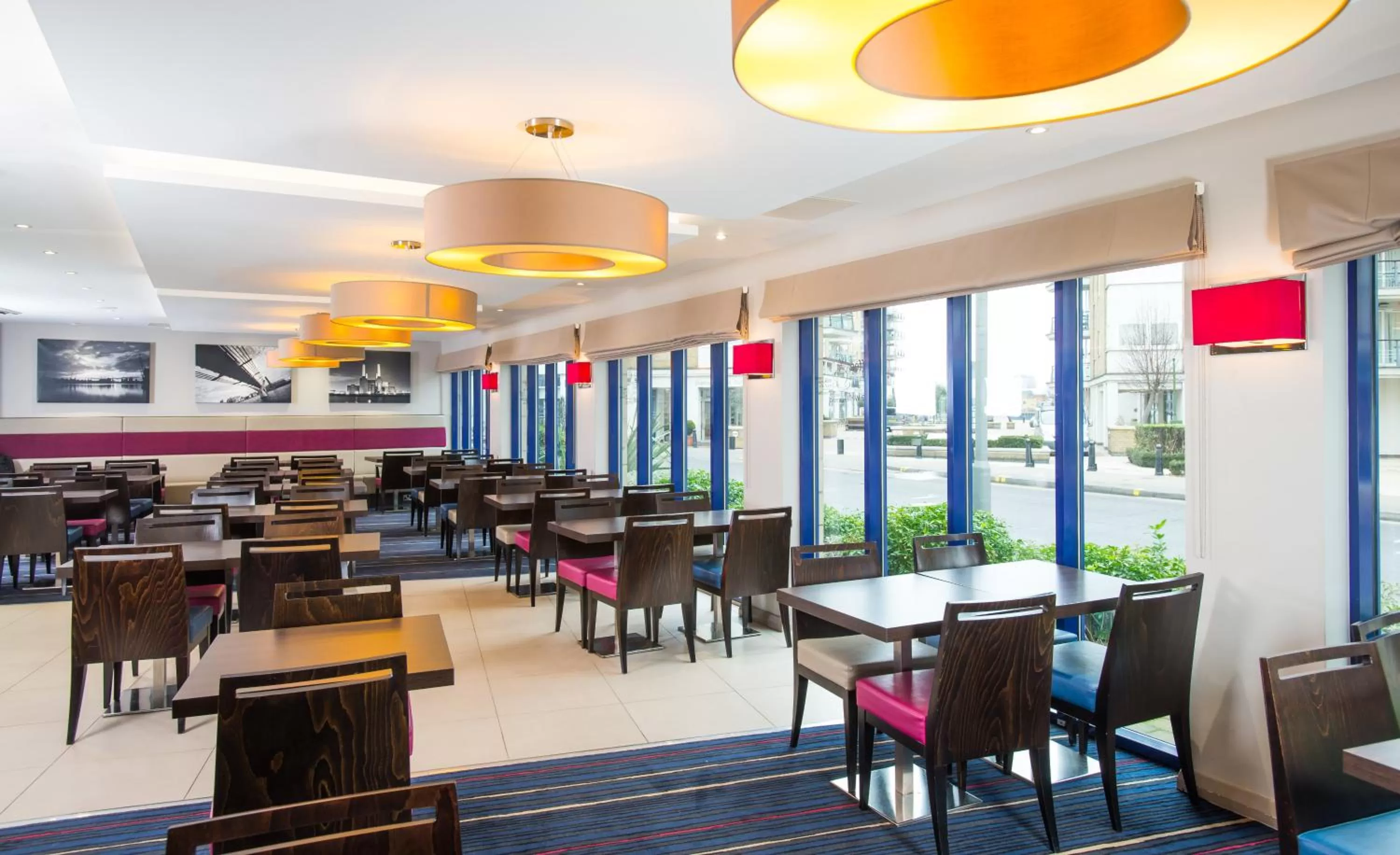 Breakfast in Holiday Inn Express London - Wandsworth by IHG