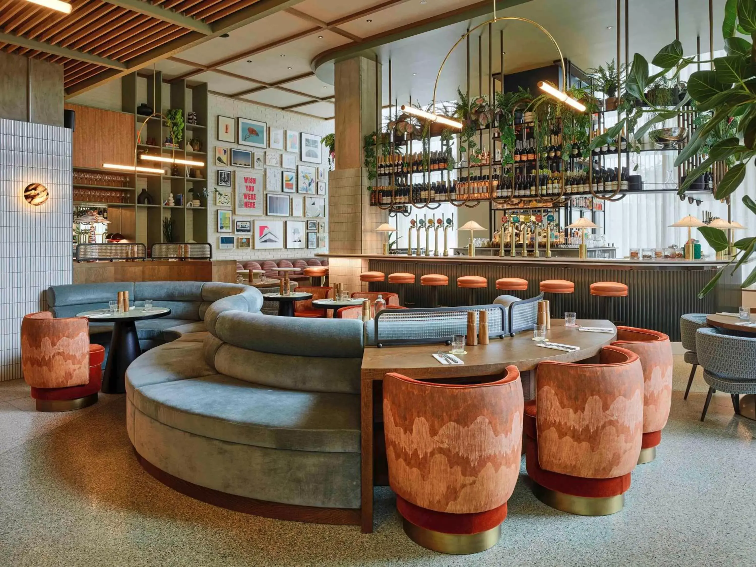 Restaurant/places to eat, Lounge/Bar in TRIBE London Canary Wharf