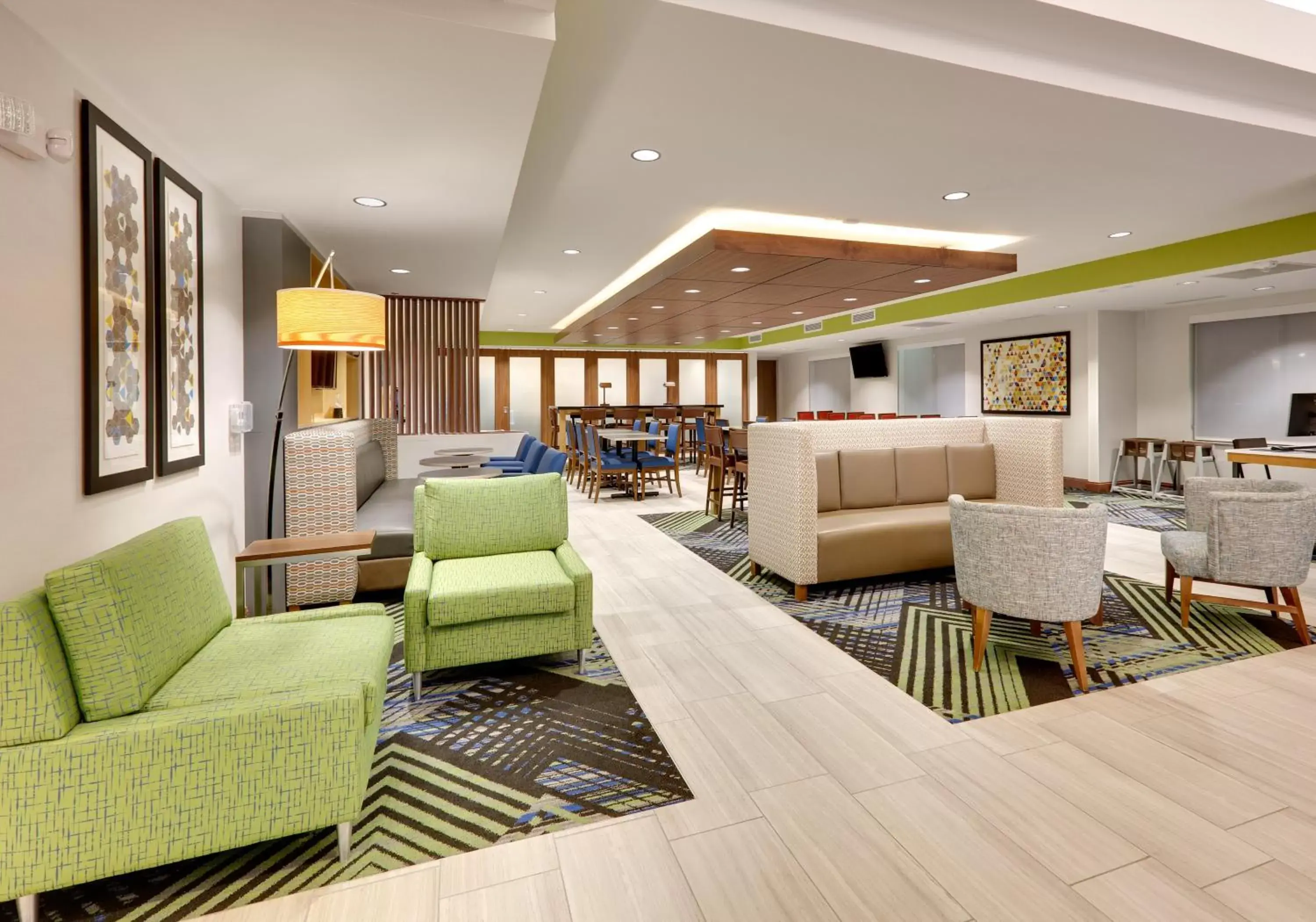 Property building, Lobby/Reception in Holiday Inn Express & Suites Mitchell, an IHG Hotel