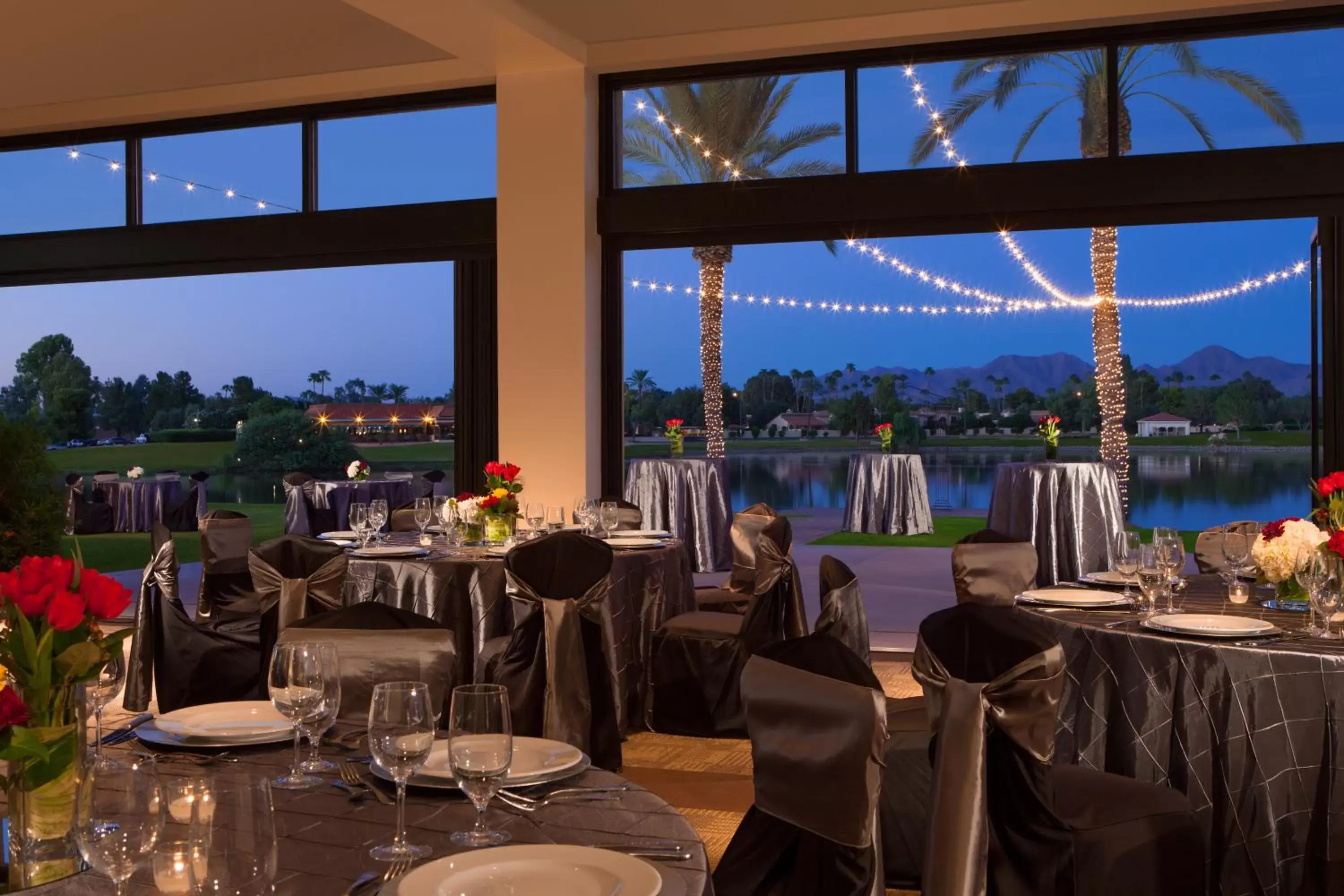 Night, Restaurant/Places to Eat in The McCormick Scottsdale