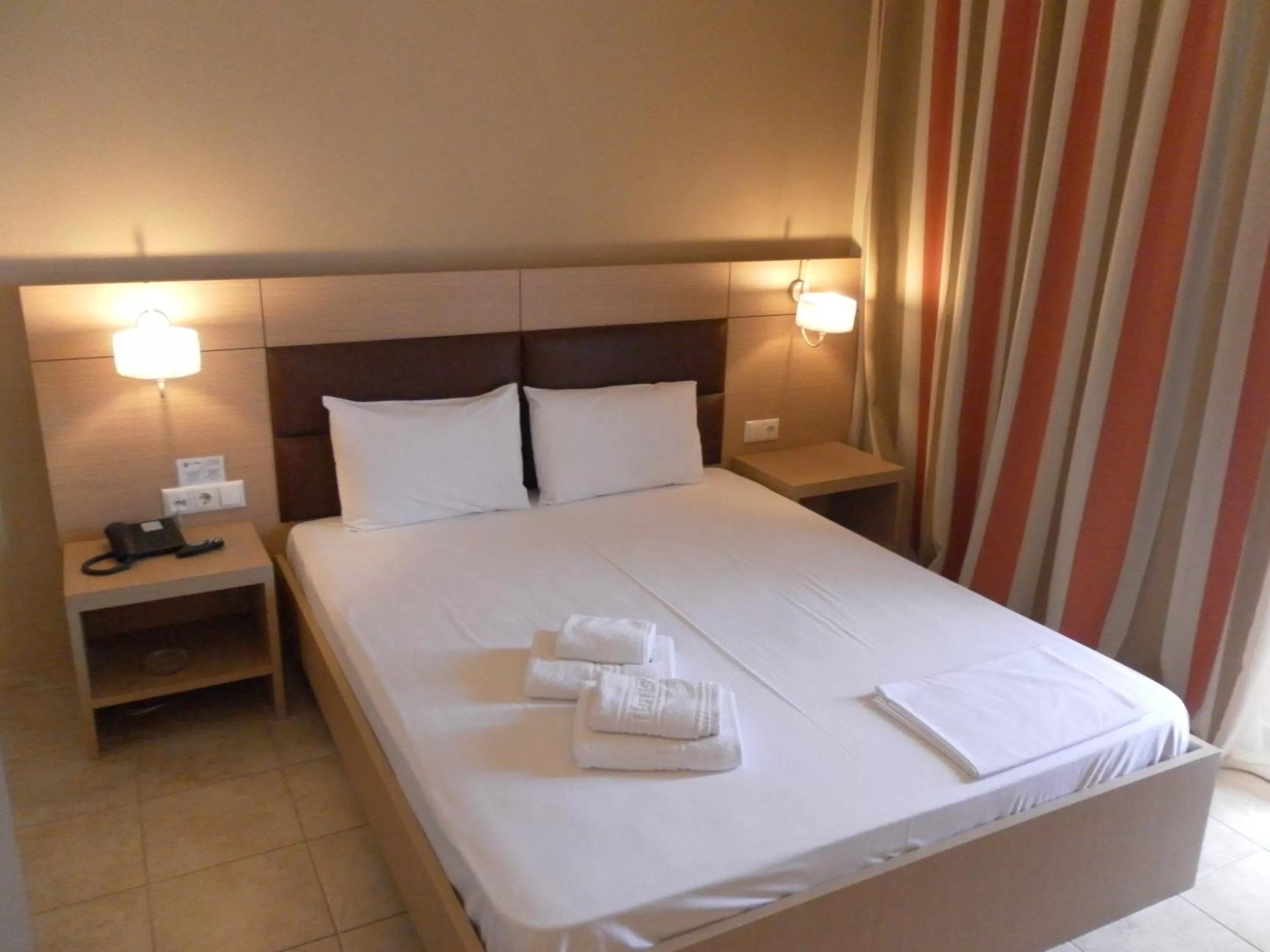 Bedroom, Bed in Esperia