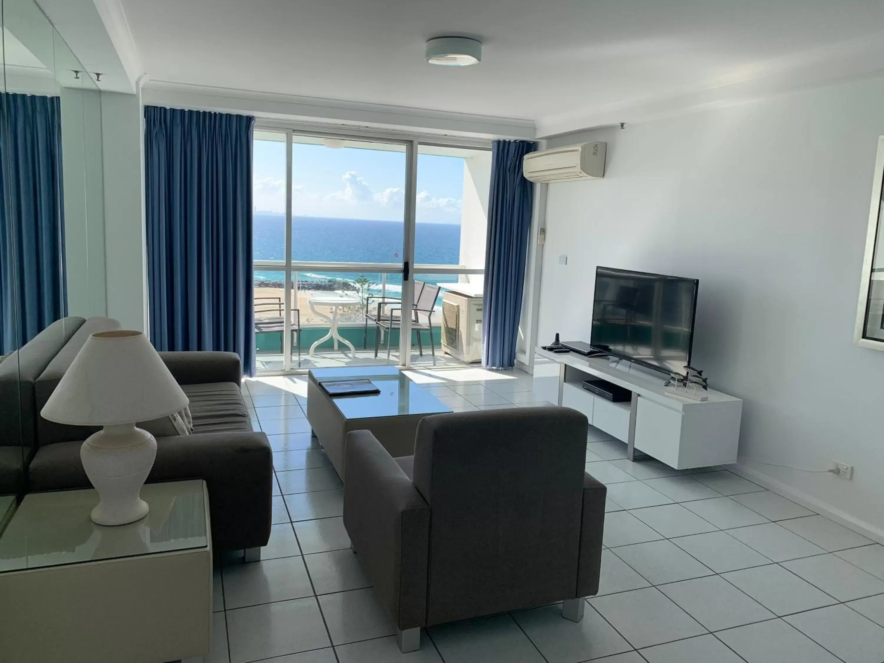 Living room, Seating Area in Ocean Plaza Resort