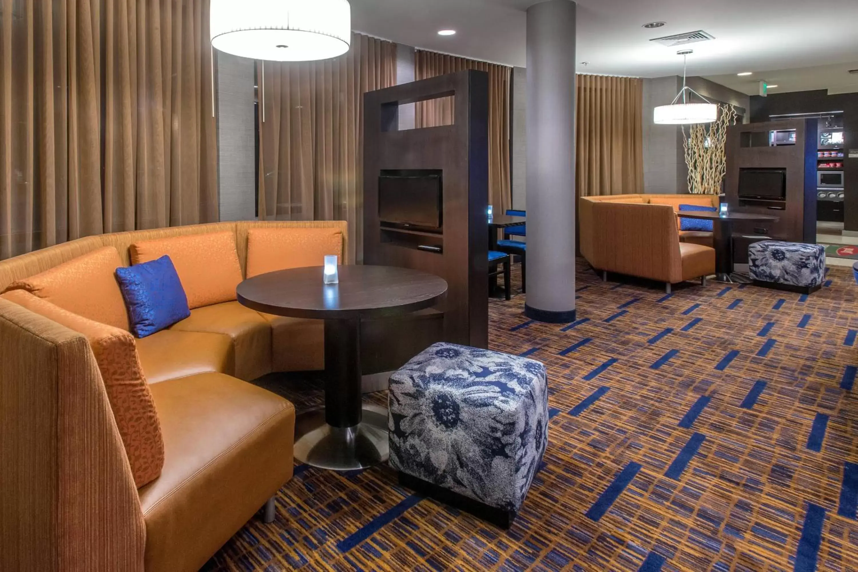 Other, Seating Area in Courtyard by Marriott Albany