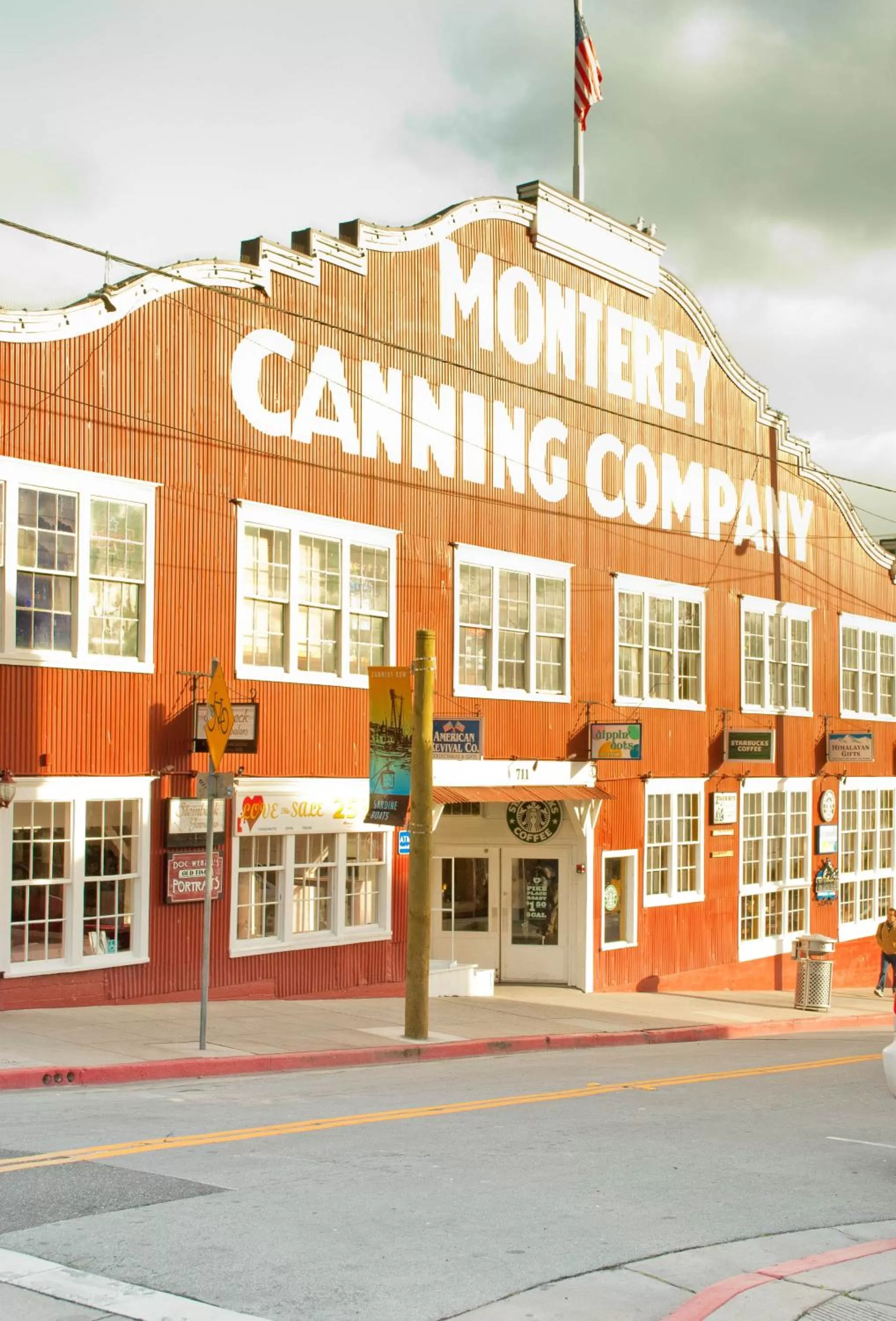 Area and facilities in Monterey Bay Inn