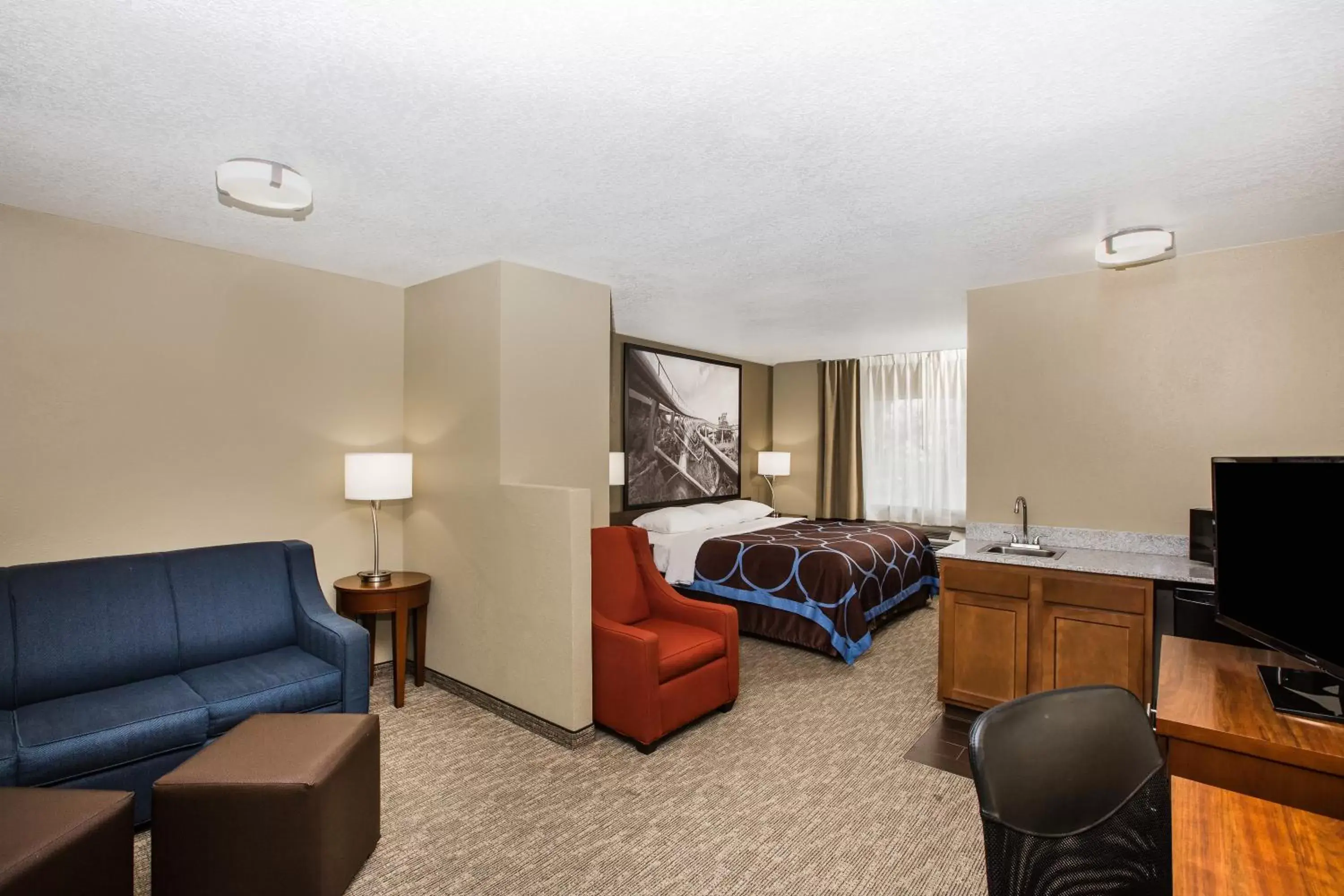 Photo of the whole room in Super 8 by Wyndham Altoona