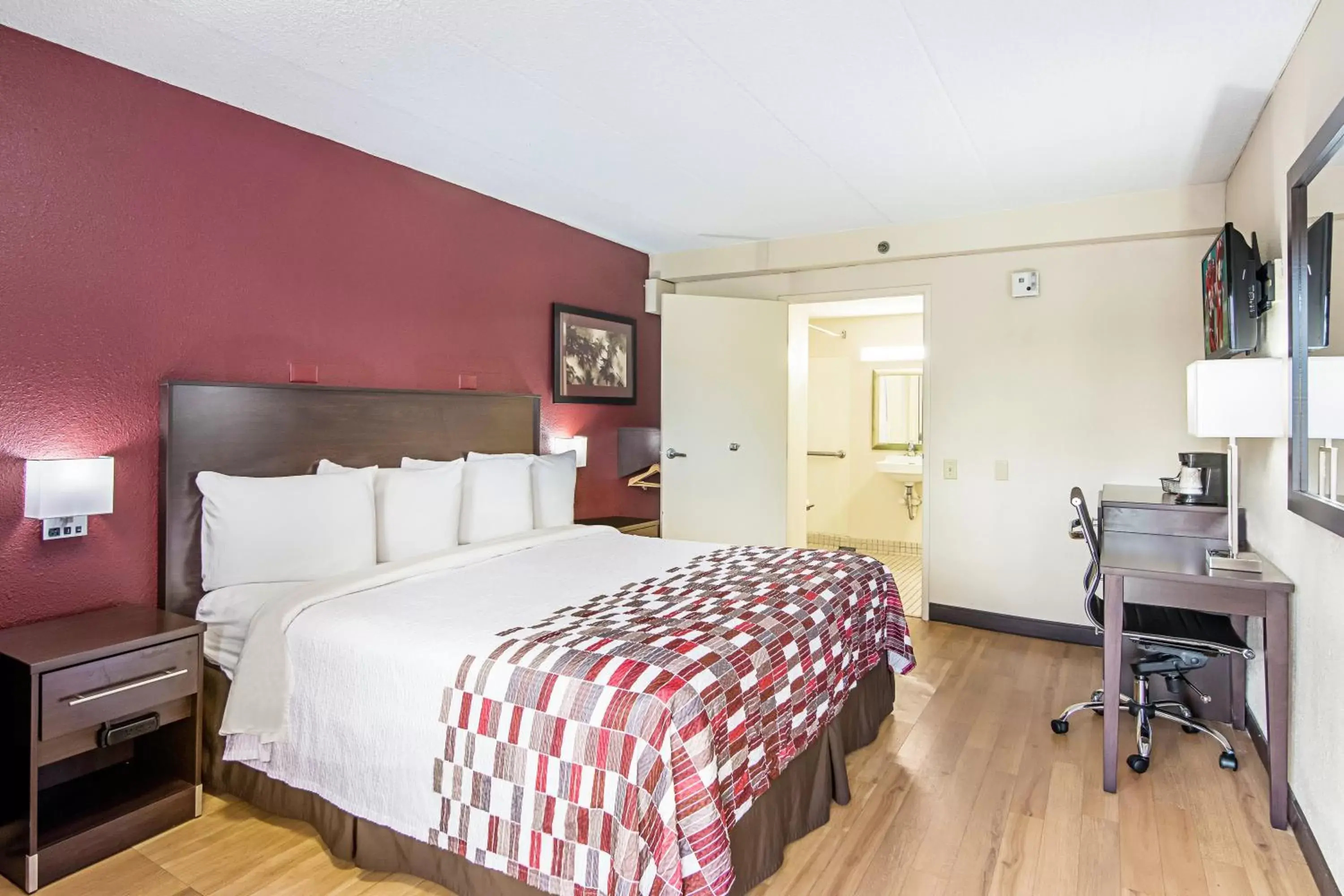 Photo of the whole room, Bed in Red Roof Inn Hampton Coliseum and Convention Center Photo of the whole room, Bed in Red Roof Inn Hampton Coliseum and Convention Center