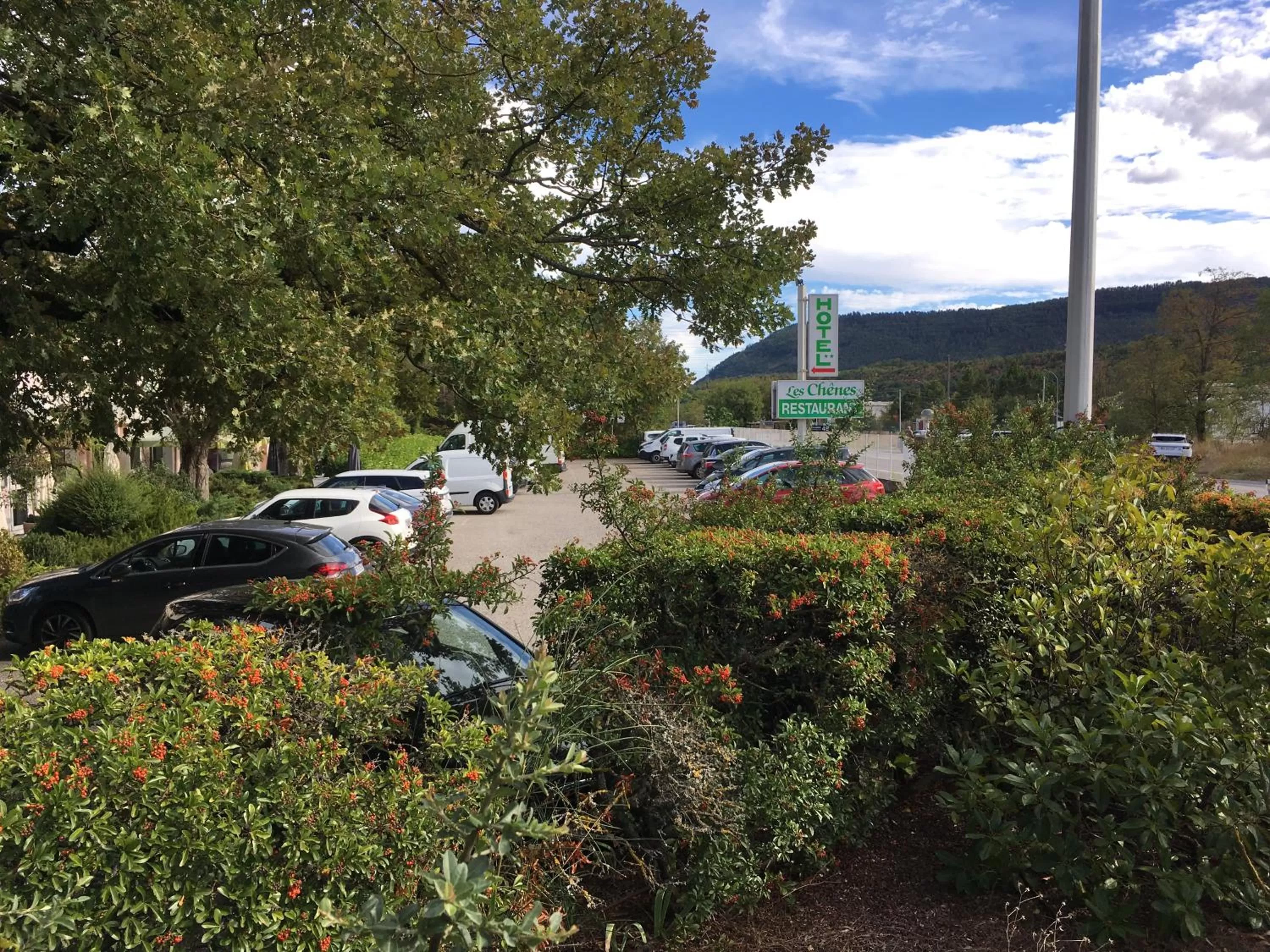 Facade/entrance in Hotel Les Chênes