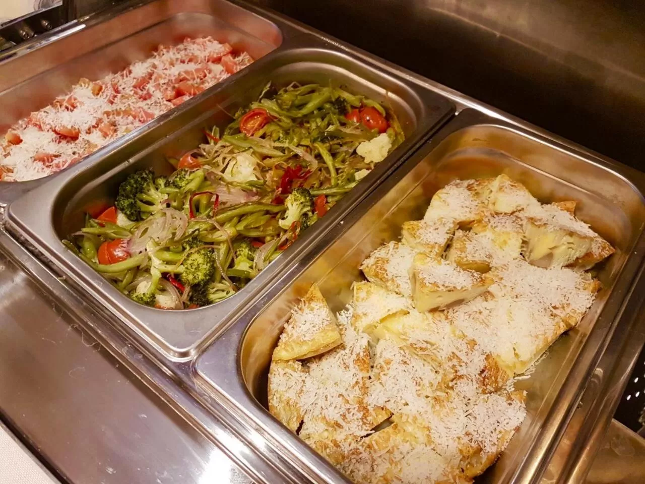 Buffet breakfast in Hotel Sommelier Boutique