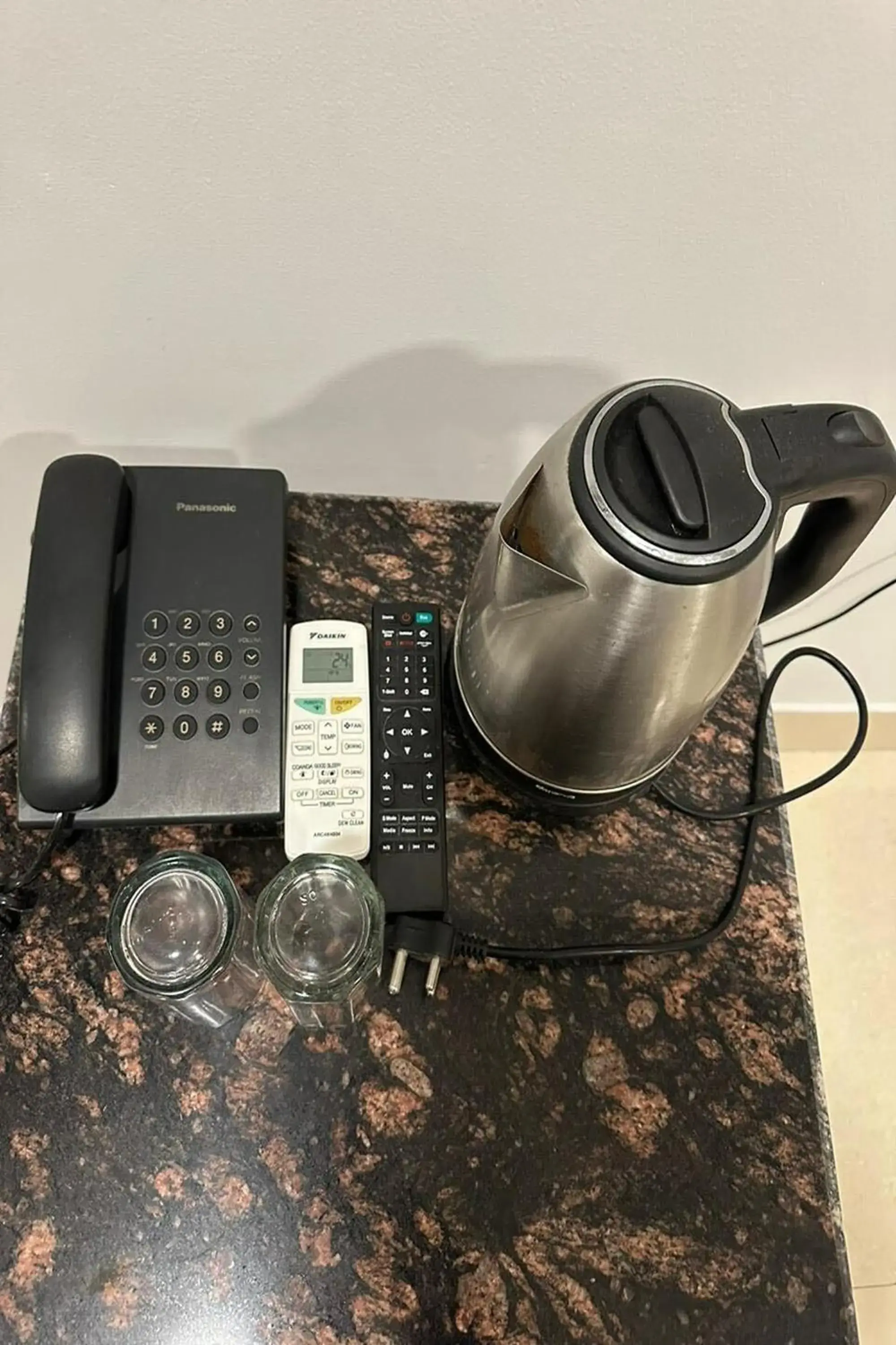 Coffee/tea facilities in Hotel Amenda International