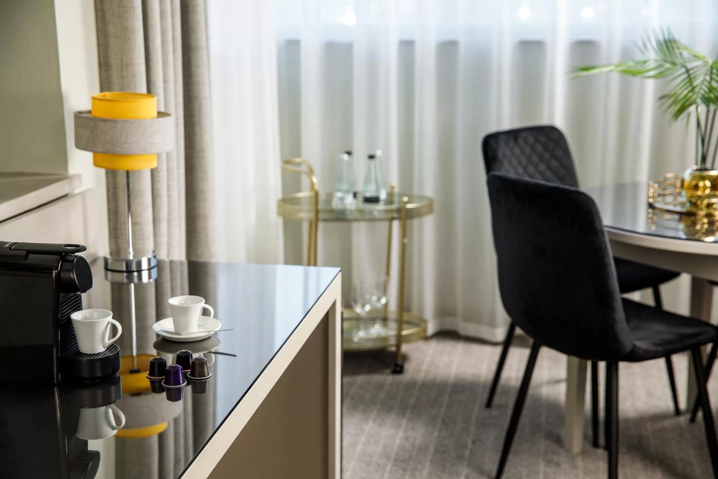 Living room in Mercure Manchester Piccadilly Hotel