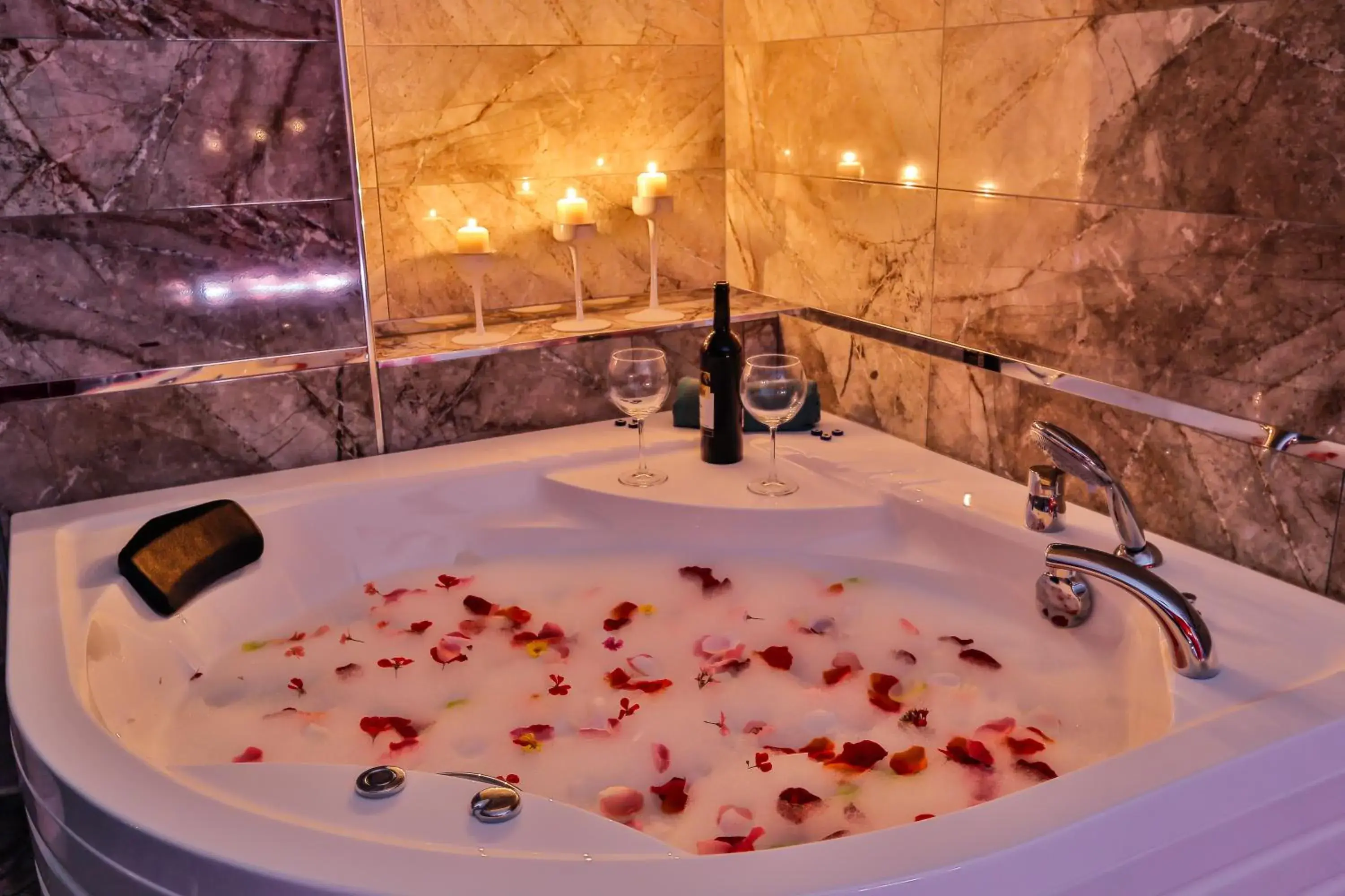 Hot Spring Bath, Bathroom in Bellezza Hotel Ortakoy