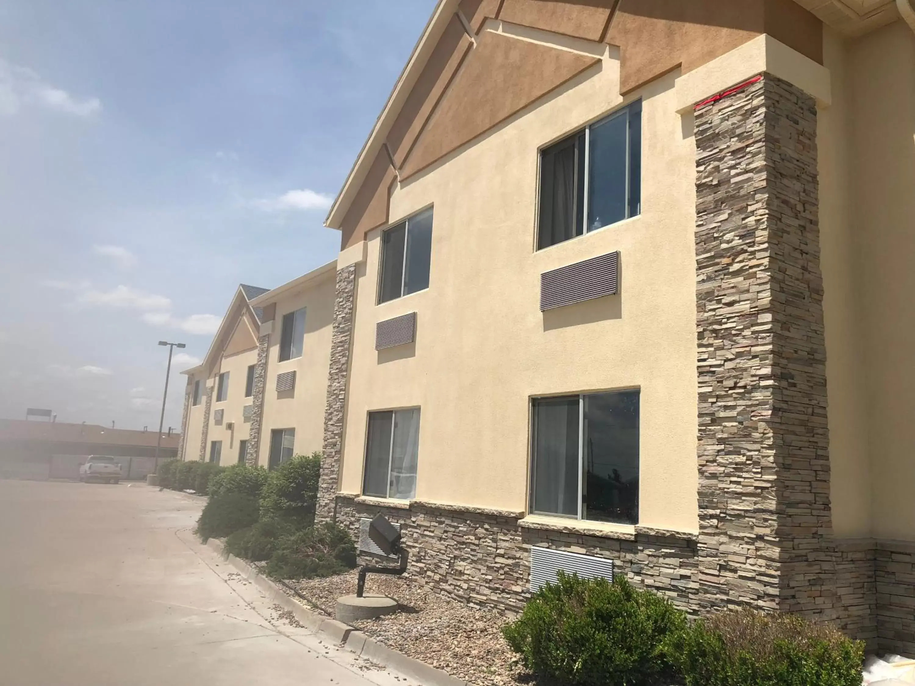 Property Building in Quality Inn Dodge City