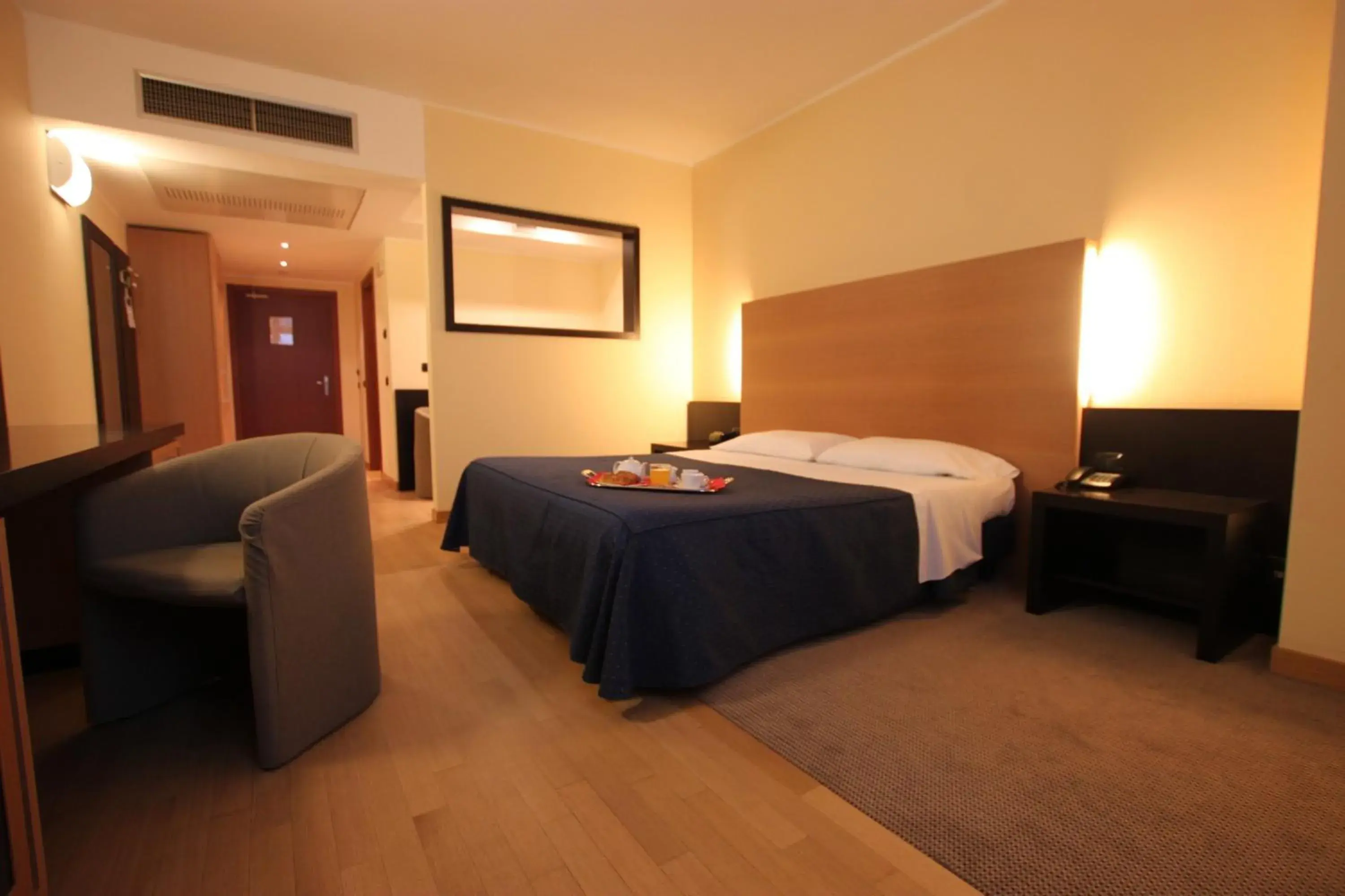 Photo of the whole room, Bed in Golf Hotel Milano