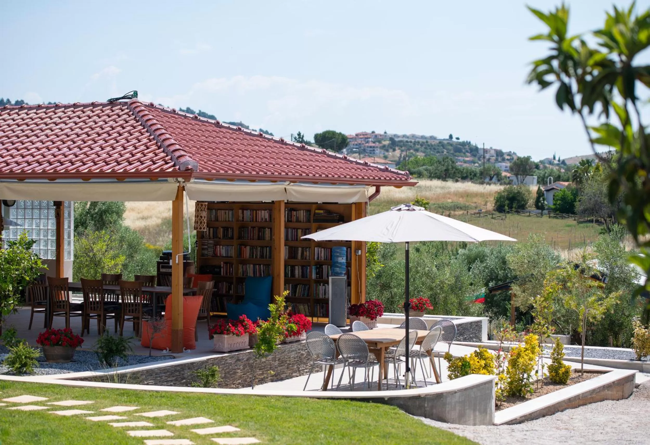 Property building in Villa Sara