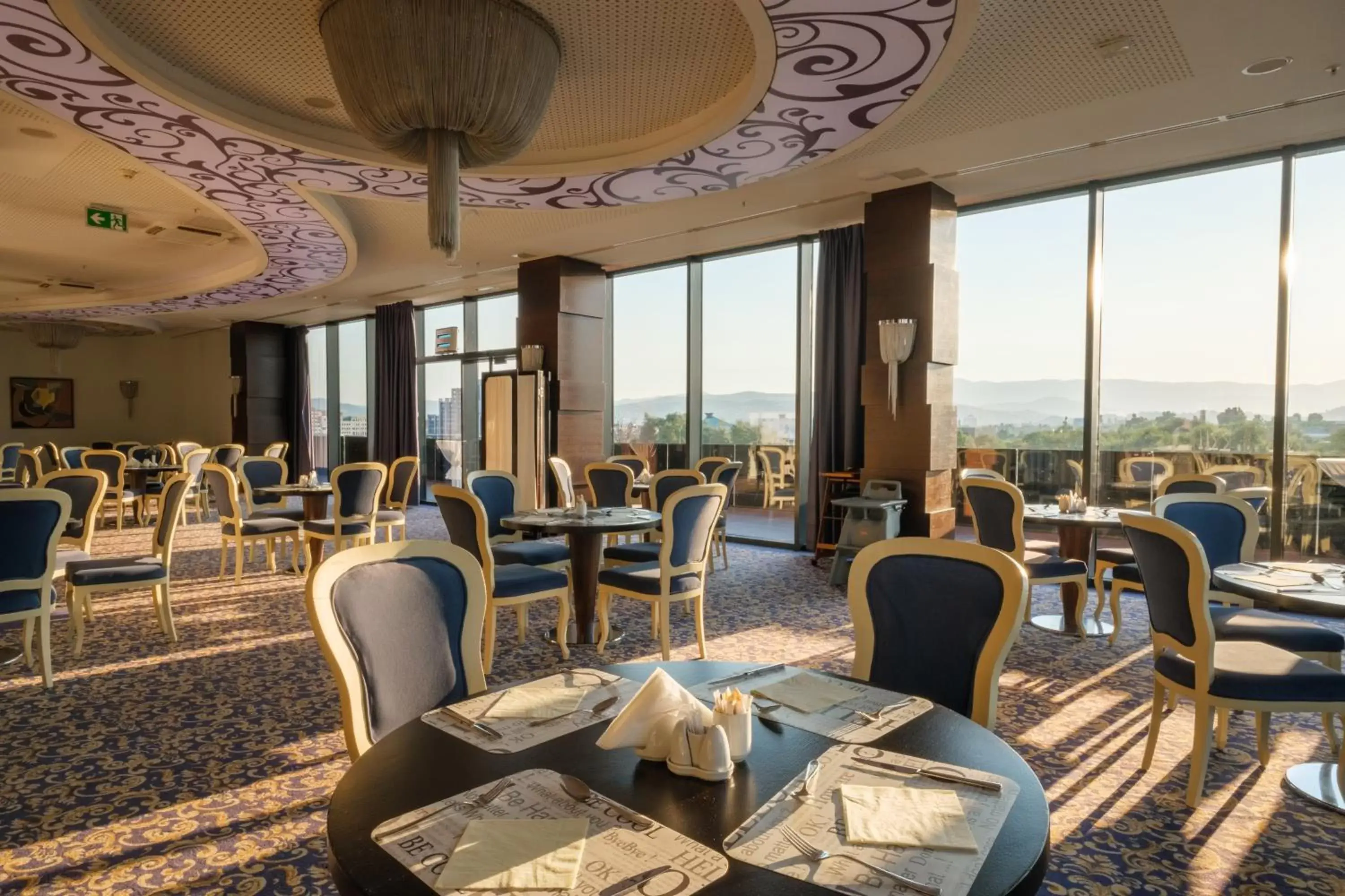 Restaurant/places to eat in Malak Regency Hotel Restaurant/places to eat in Malak Regency Hotel