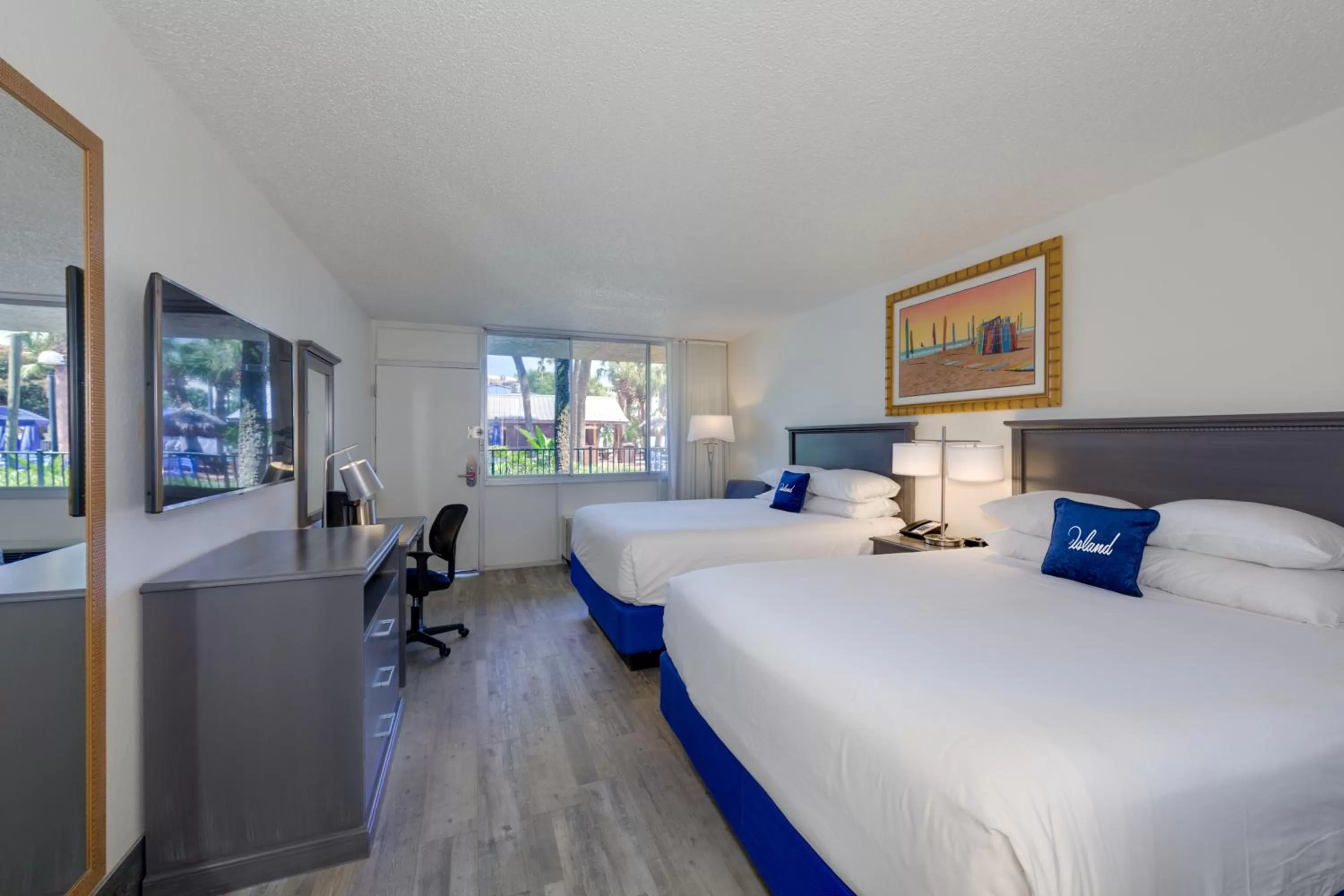 Photo of the whole room, Bed in The Island Resort at Fort Walton Beach