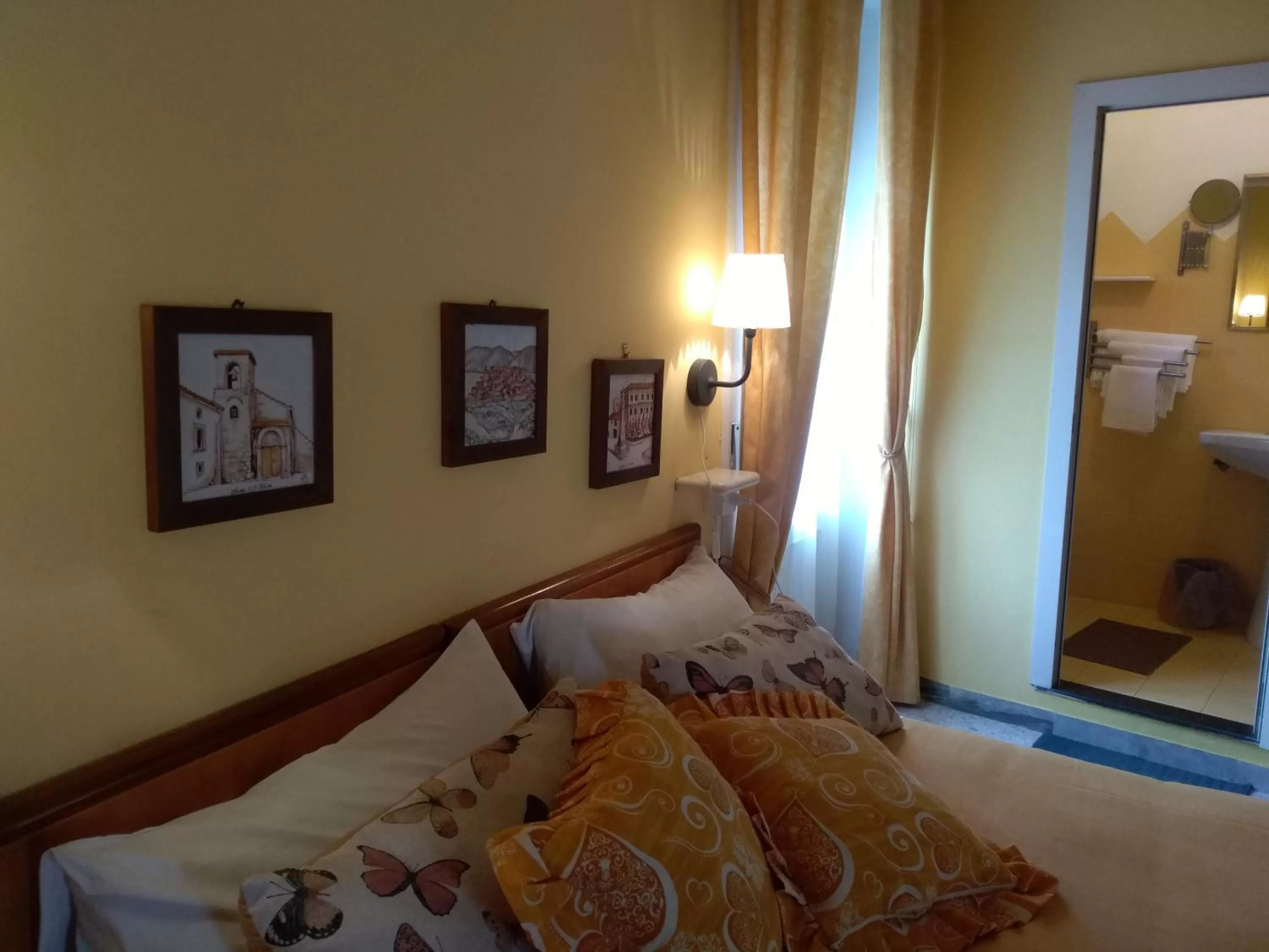 Bed in Hotel La Congiura dei Baroni