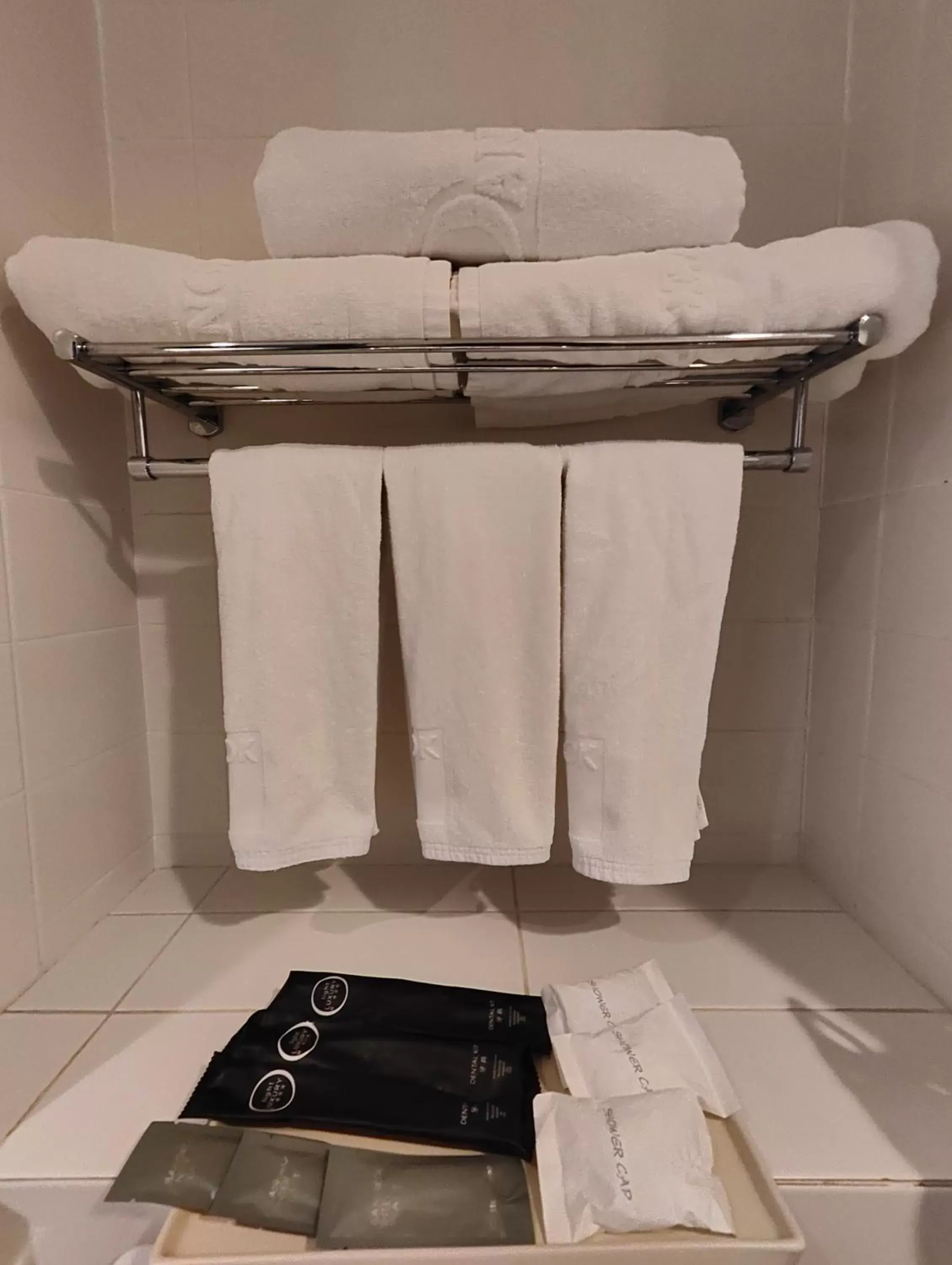 towels, Bathroom in Bangkok Inter Place Hotel