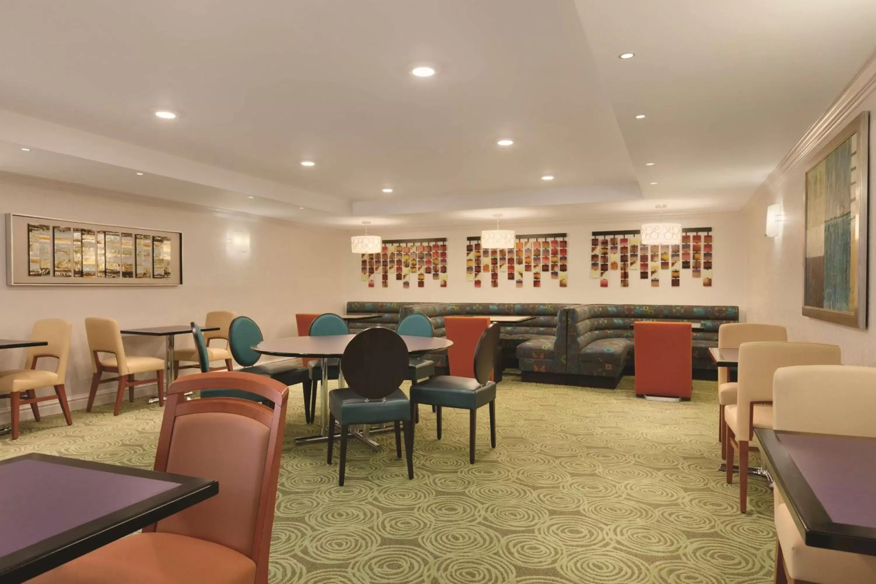 Lobby or reception, Lounge/Bar in Homewood Suites Harrisburg-West Hershey Area
