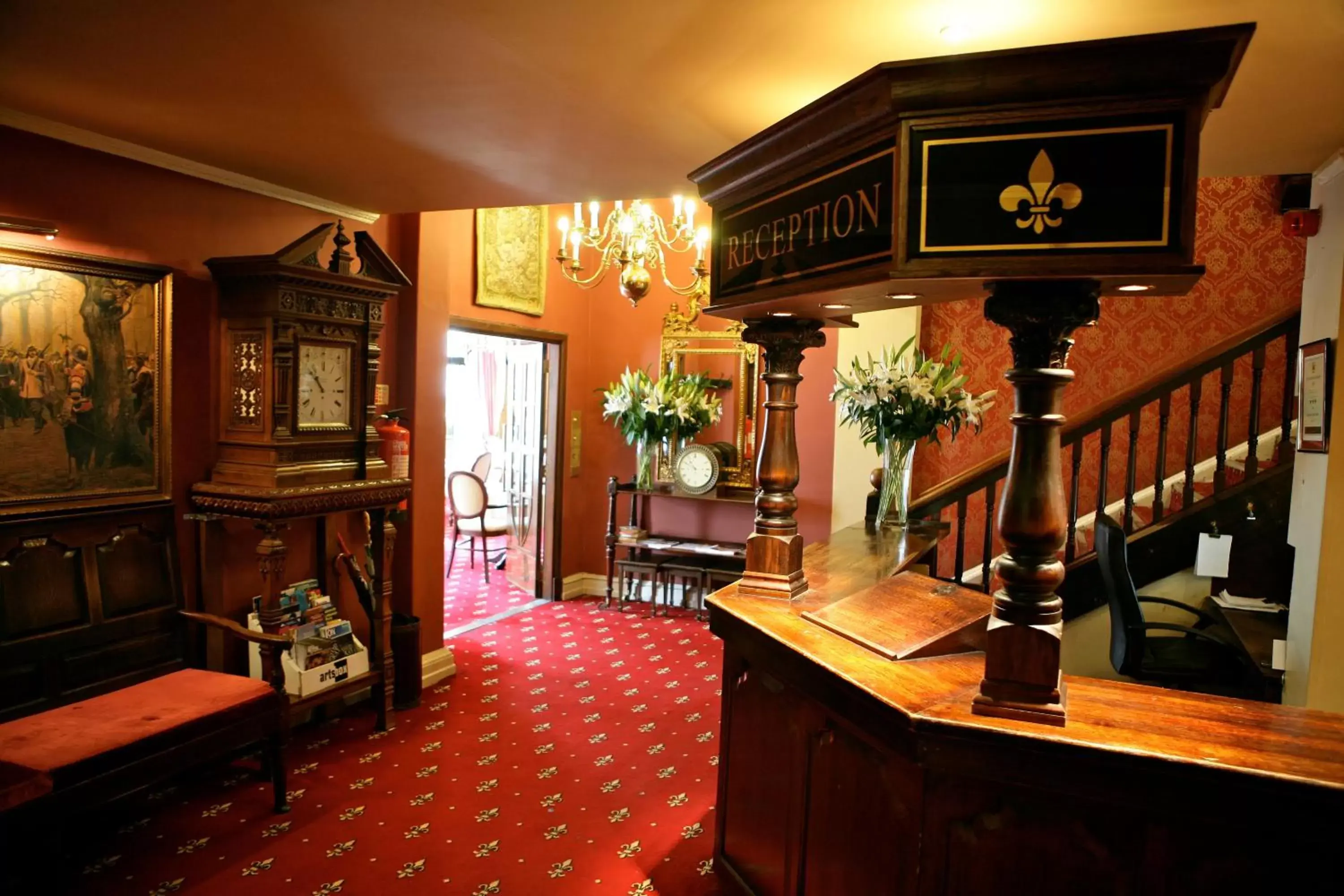 Lobby or reception in The Saracens Head Hotel