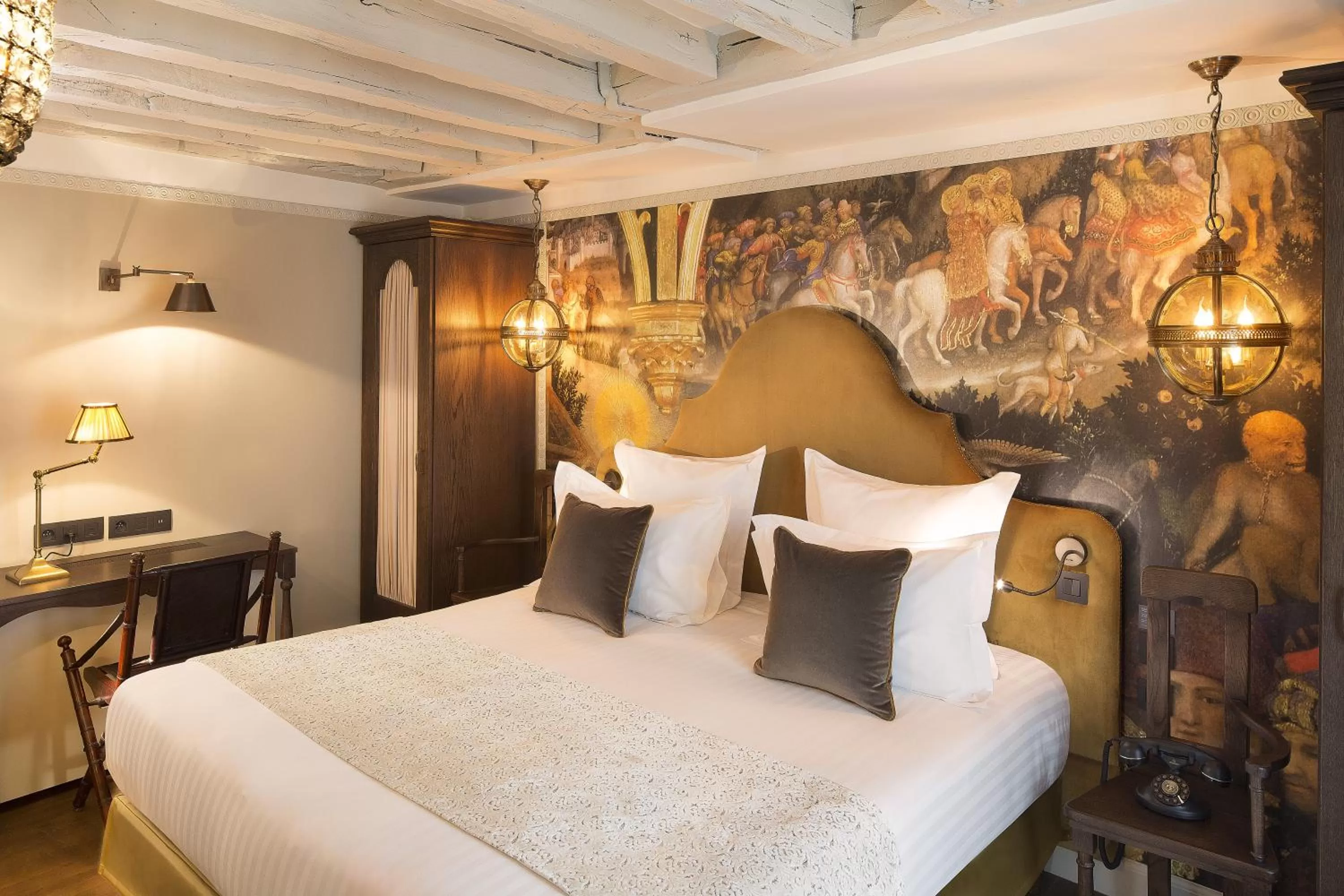 Bedroom, Bed in Hôtel Da Vinci & Spa